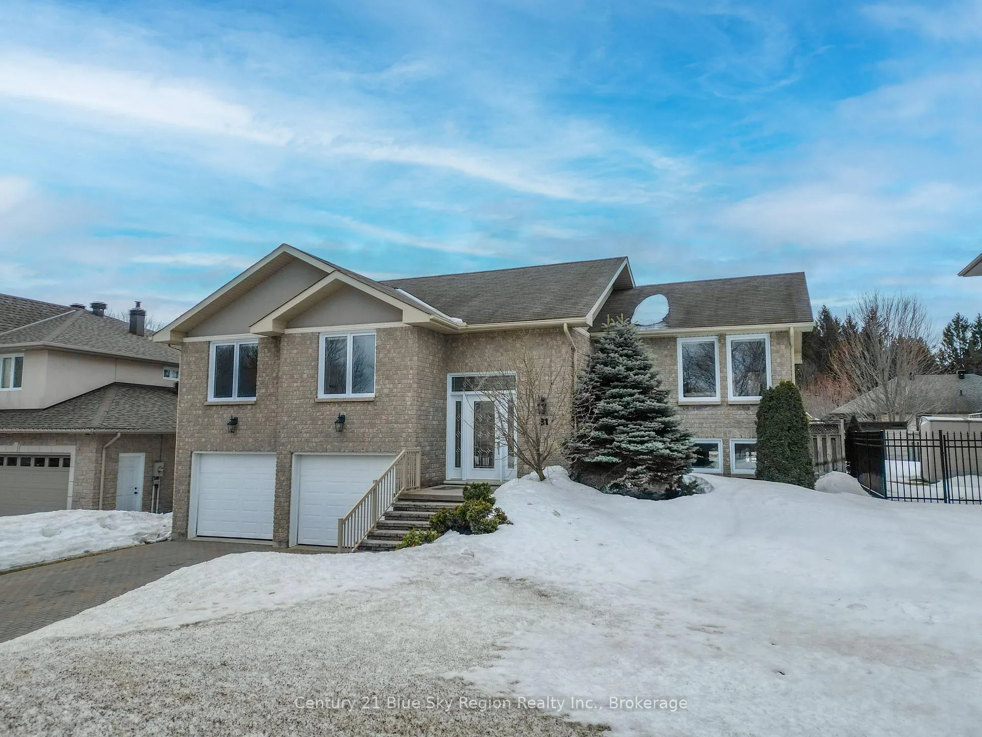 Photo 1 of 31 Vermont Crescent, North Bay, Airport — HOMEH