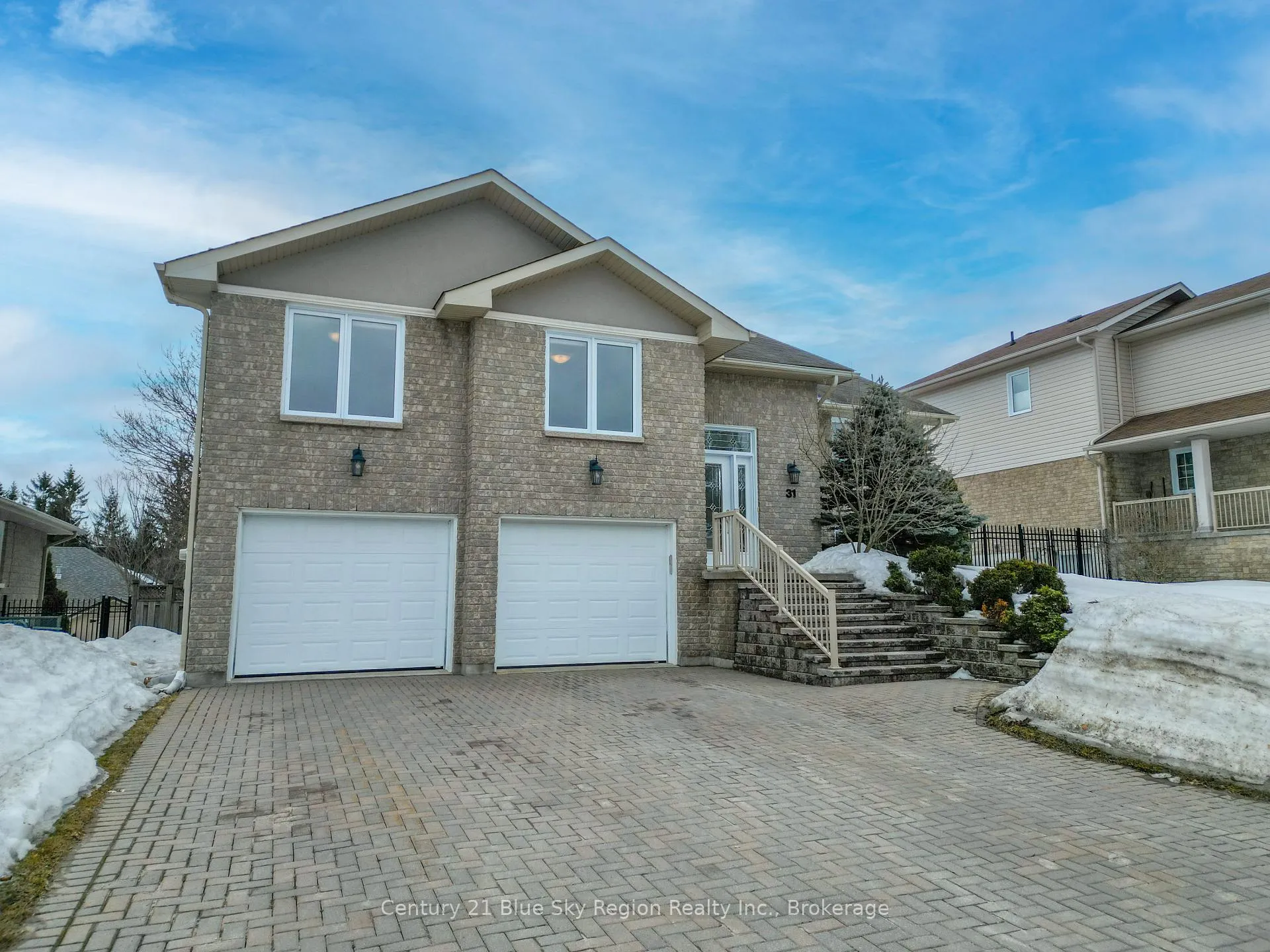 Photo 2 of 31 Vermont Crescent, North Bay, Airport — HOMEH