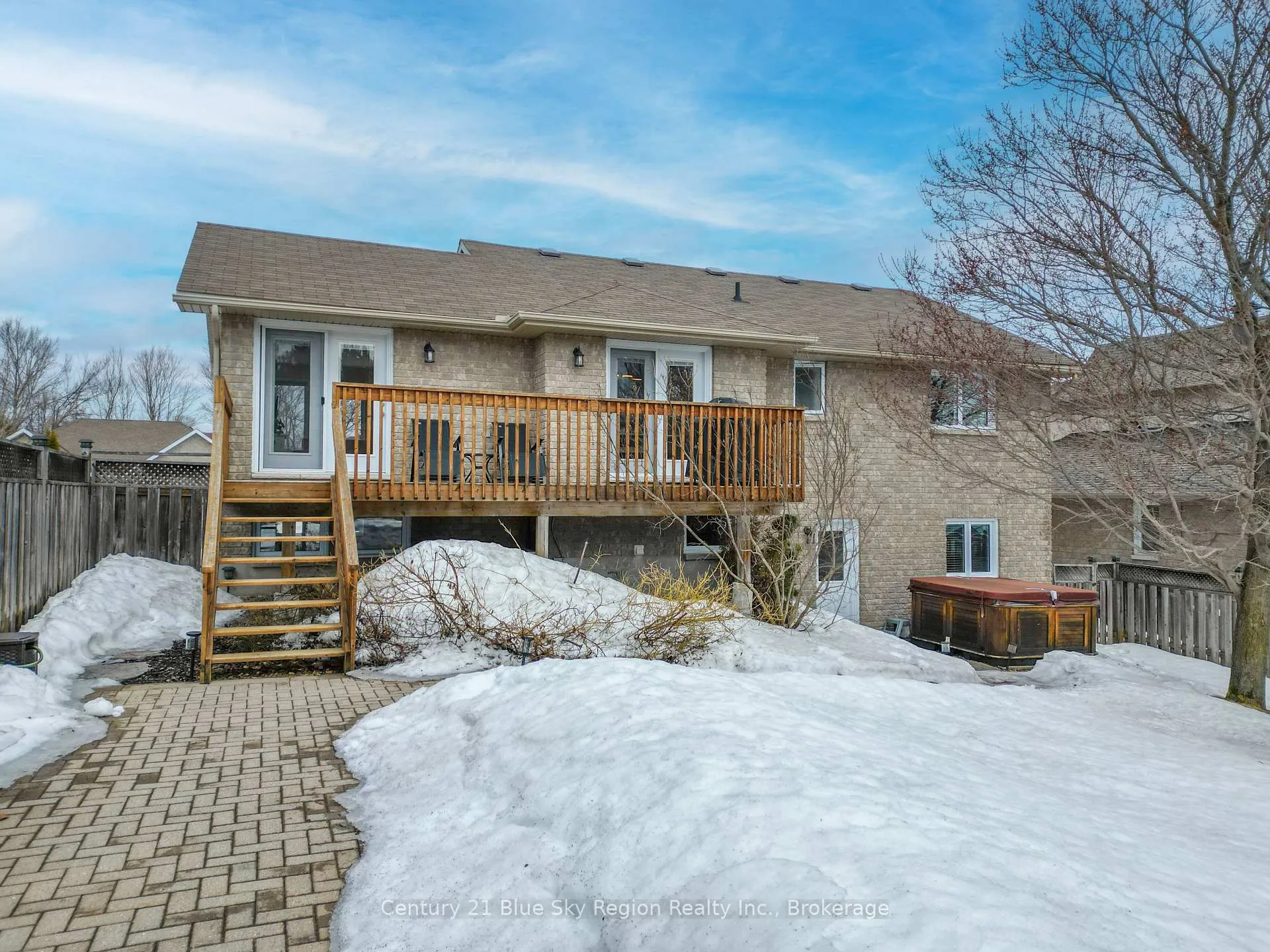 Photo 5 of 31 Vermont Crescent, North Bay, Airport — HOMEH