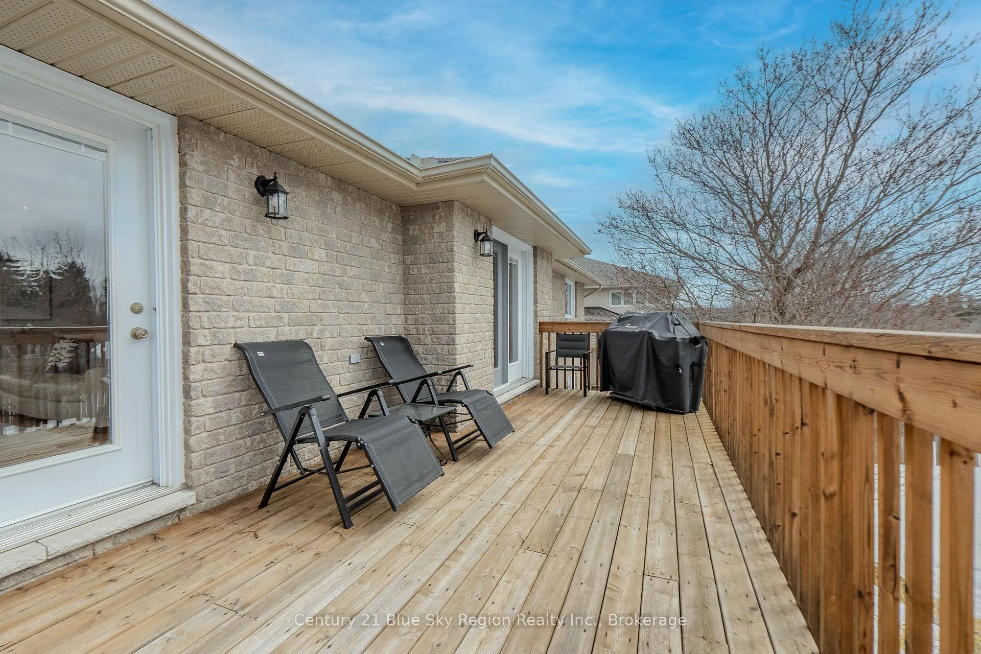 Photo 6 of 31 Vermont Crescent, North Bay, Airport — HOMEH