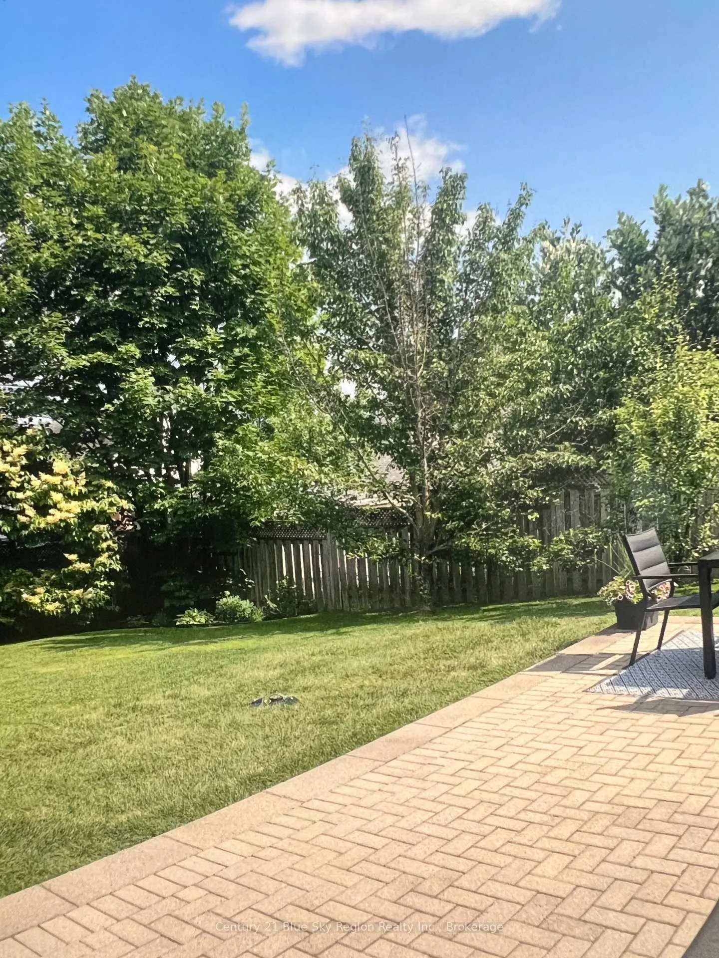 Photo 15 of 31 Vermont Crescent, North Bay, Airport — HOMEH