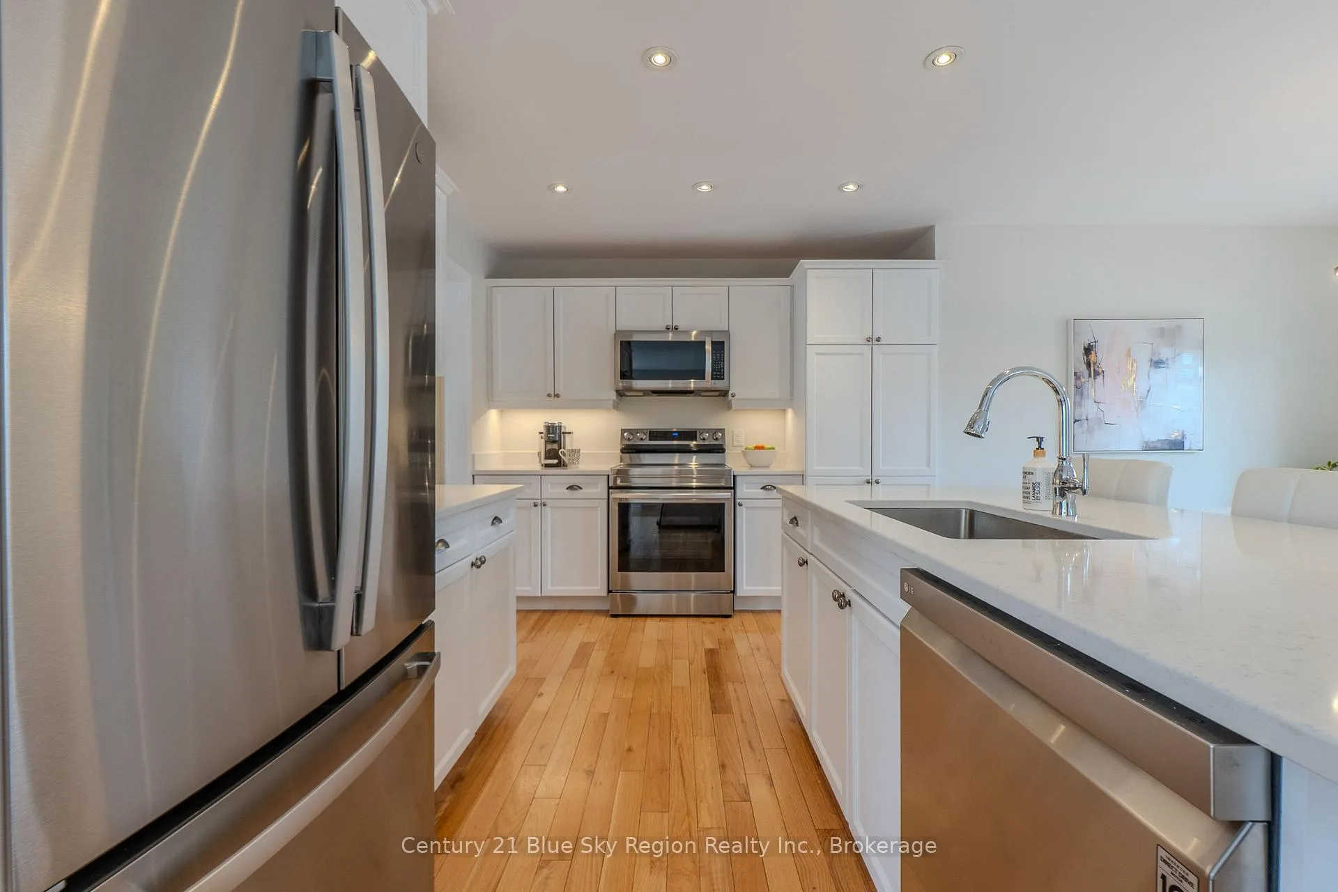 Photo 17 of 31 Vermont Crescent, North Bay, Airport — HOMEH