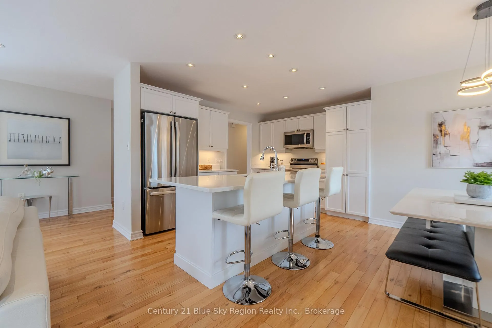 Photo 18 of 31 Vermont Crescent, North Bay, Airport — HOMEH