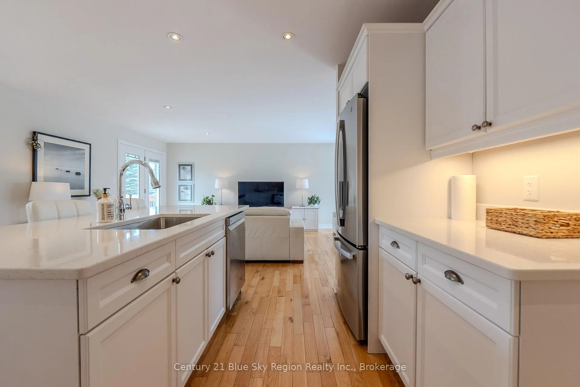 Photo 19 of 31 Vermont Crescent, North Bay, Airport — HOMEH