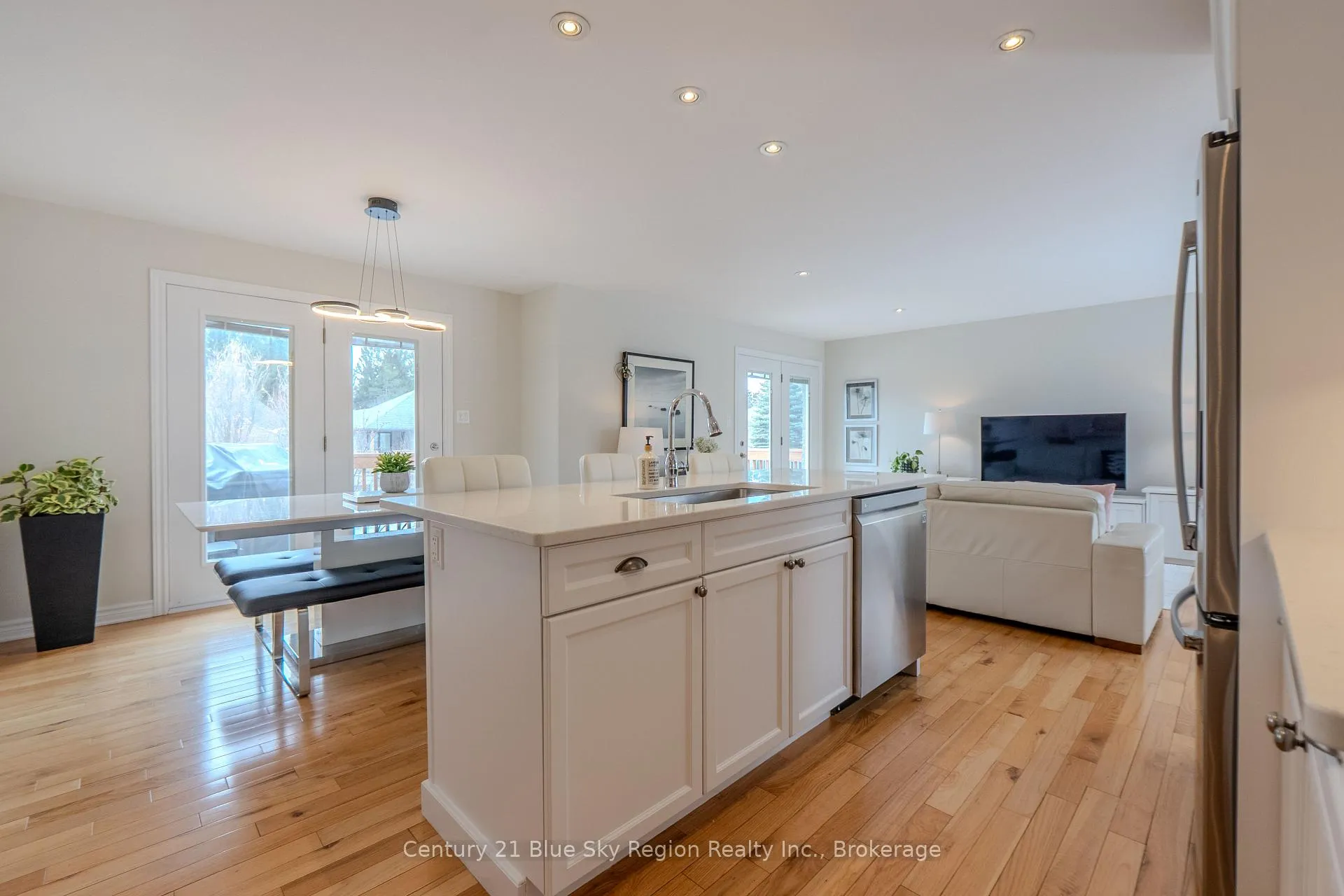 Photo 20 of 31 Vermont Crescent, North Bay, Airport — HOMEH