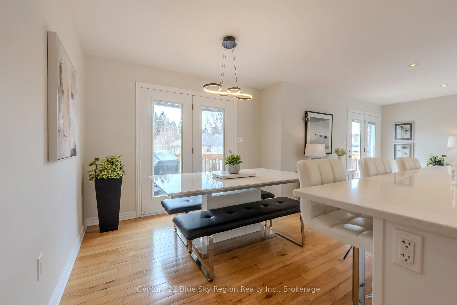 Photo 24 of 31 Vermont Crescent, North Bay, Airport — HOMEH