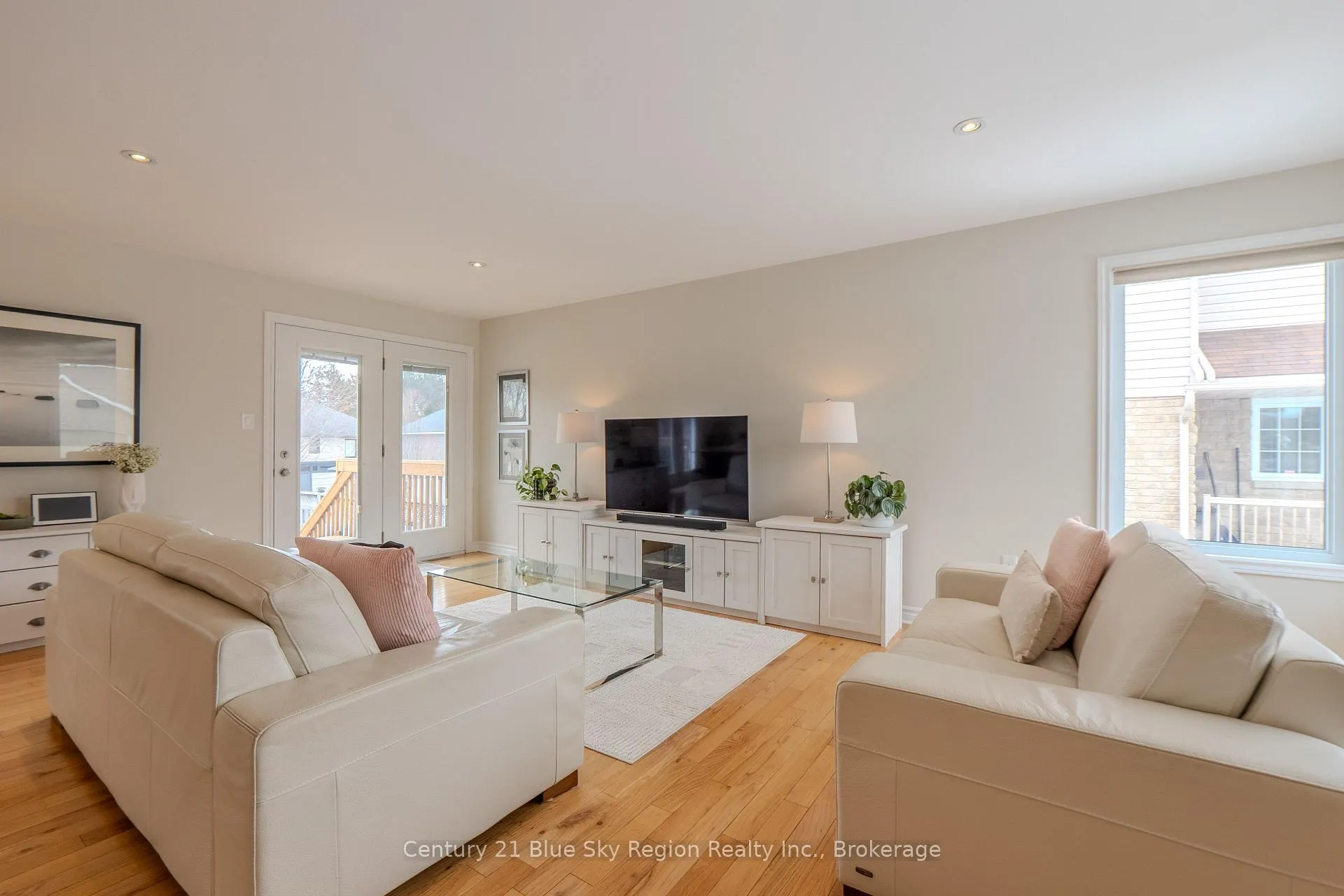 Photo 29 of 31 Vermont Crescent, North Bay, Airport — HOMEH