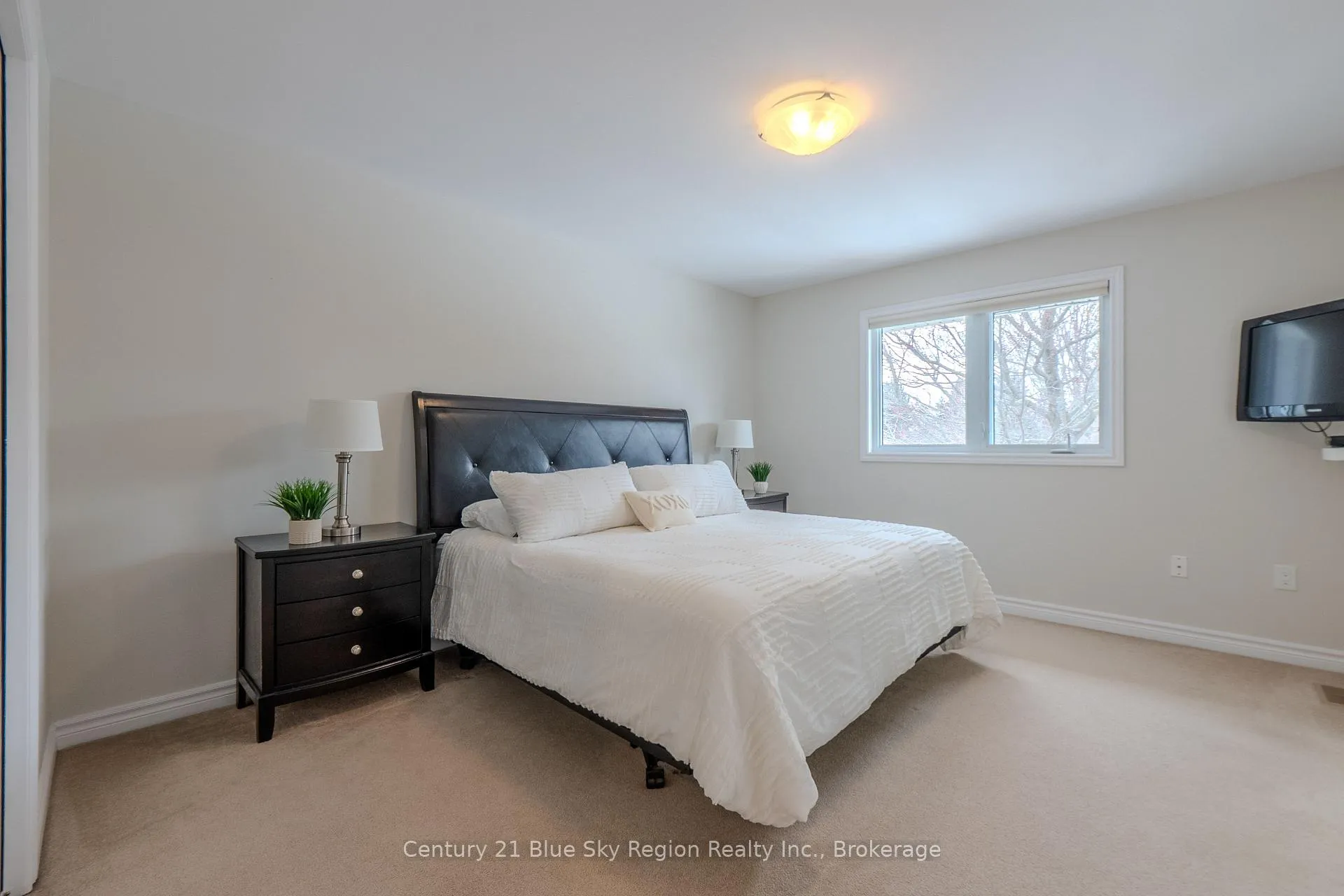 Photo 31 of 31 Vermont Crescent, North Bay, Airport — HOMEH