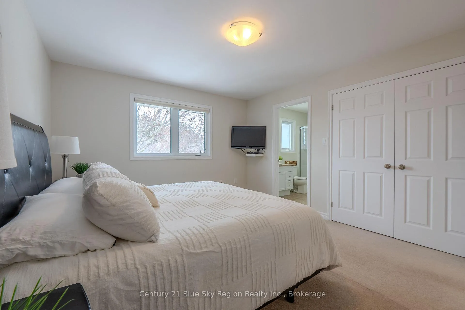 Photo 32 of 31 Vermont Crescent, North Bay, Airport — HOMEH