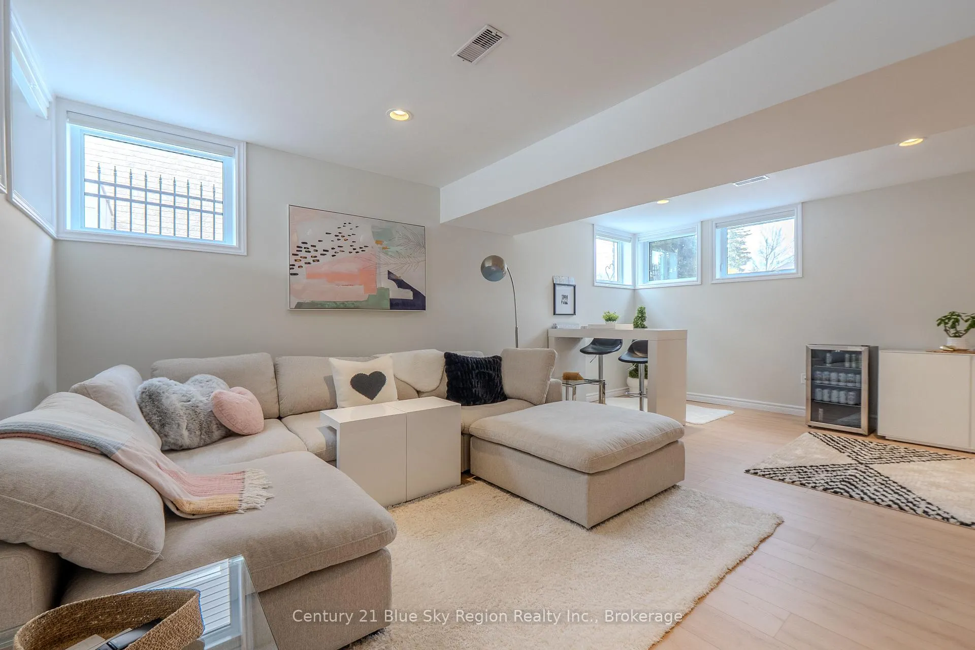Photo 47 of 31 Vermont Crescent, North Bay, Airport — HOMEH