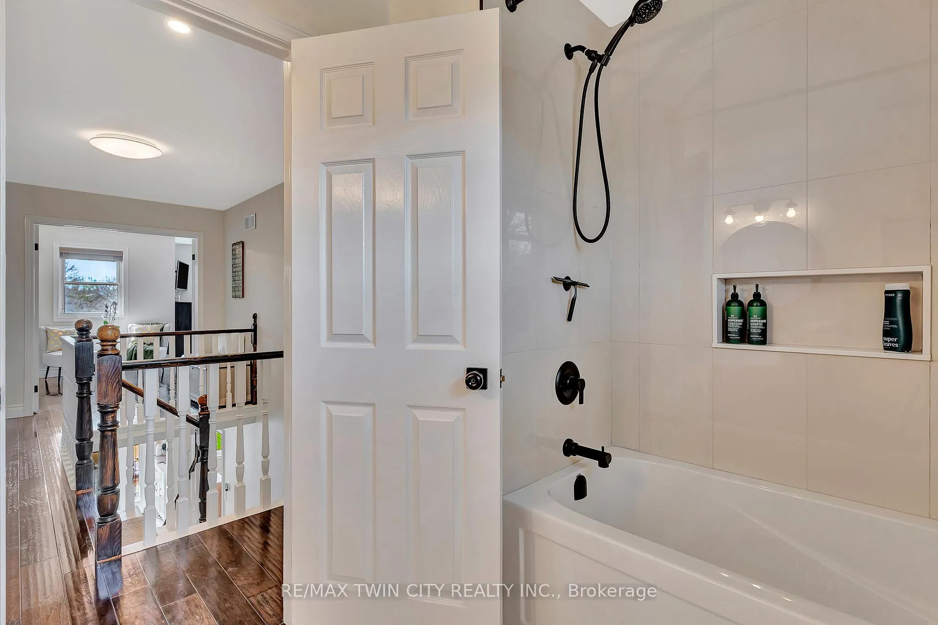 Photo 33 of 14 McCrimmon Court, Hamilton, Ancaster — HOMEH