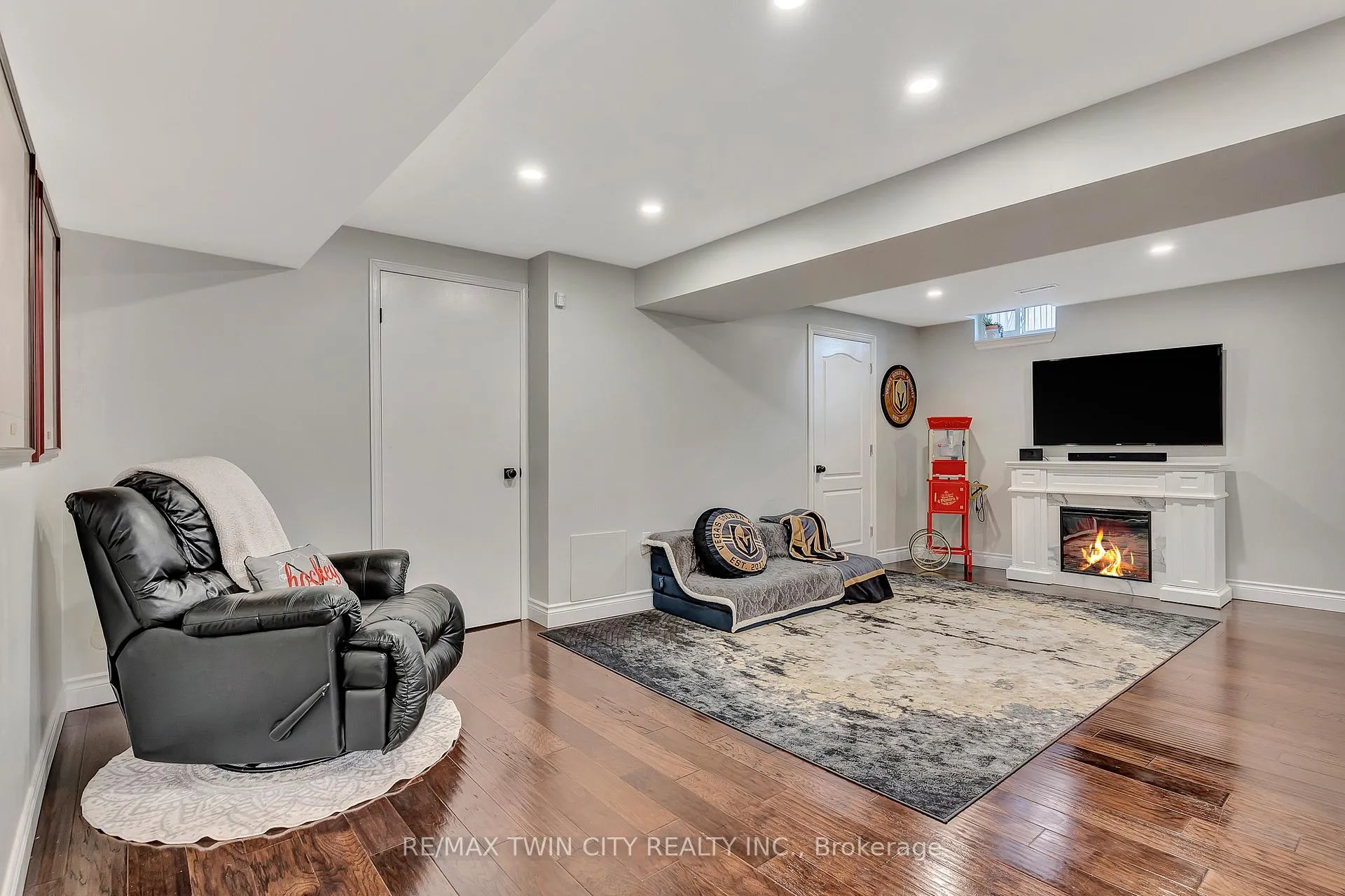 Photo 35 of 14 McCrimmon Court, Hamilton, Ancaster — HOMEH