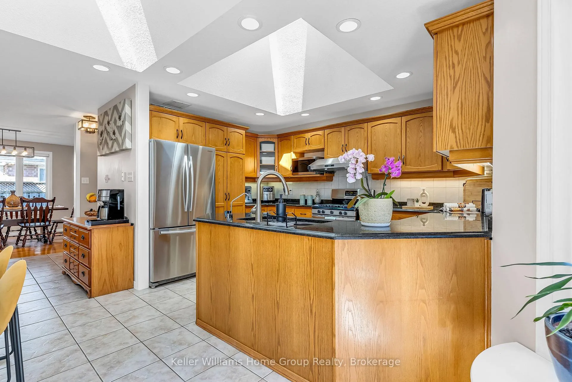 Photo 14 of 6 Gibbs Crescent, Guelph, Clairfields/Hanlon Business Park — HOMEH
