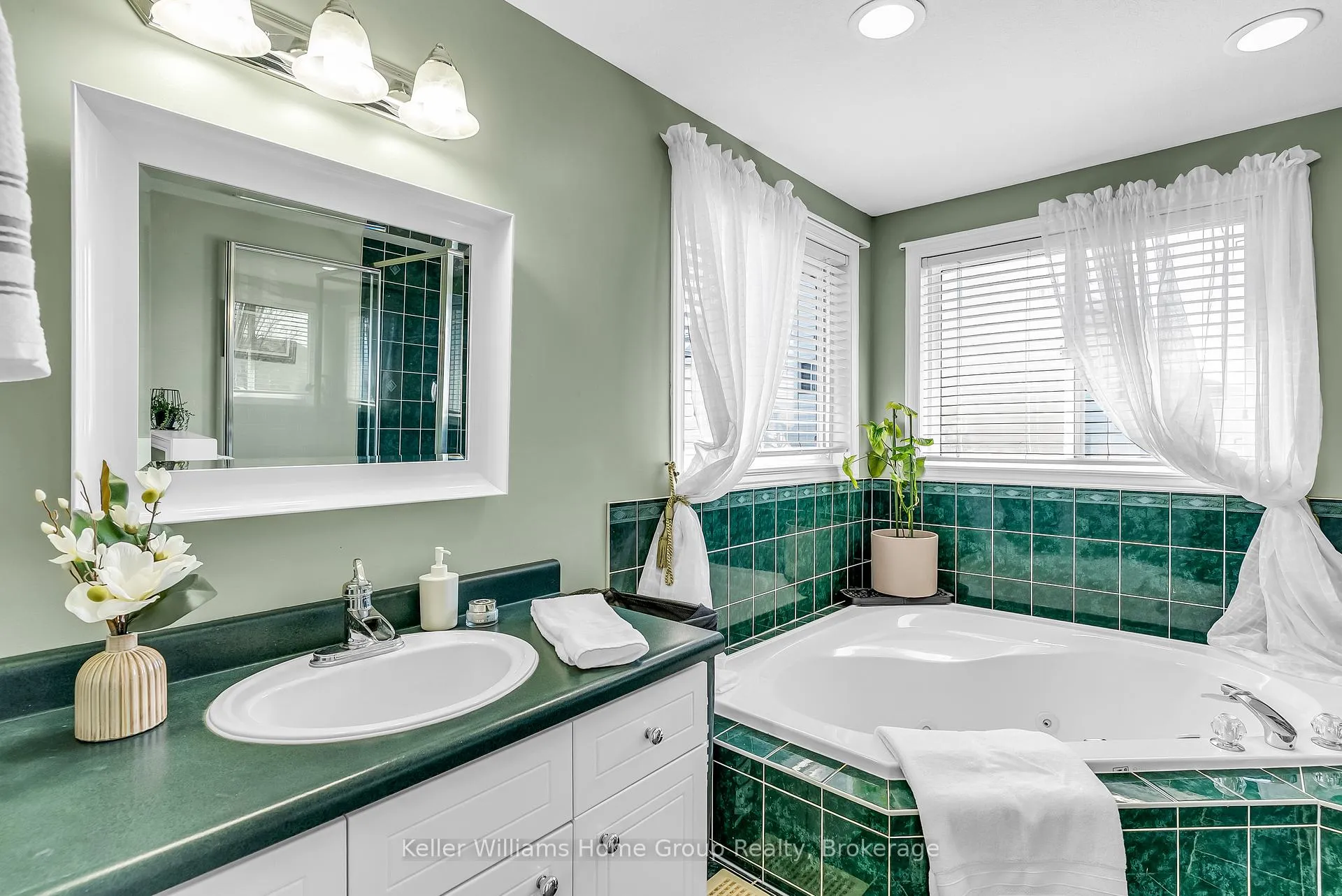 Photo 27 of 6 Gibbs Crescent, Guelph, Clairfields/Hanlon Business Park — HOMEH