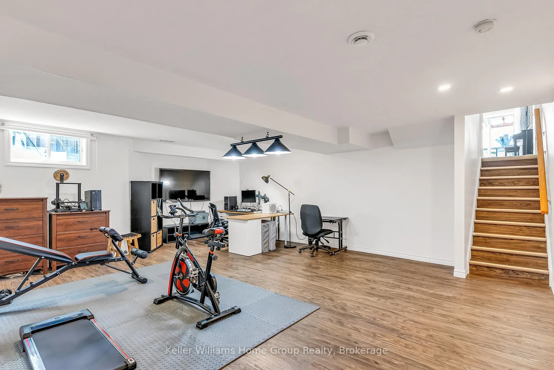Photo 32 of 6 Gibbs Crescent, Guelph, Clairfields/Hanlon Business Park — HOMEH