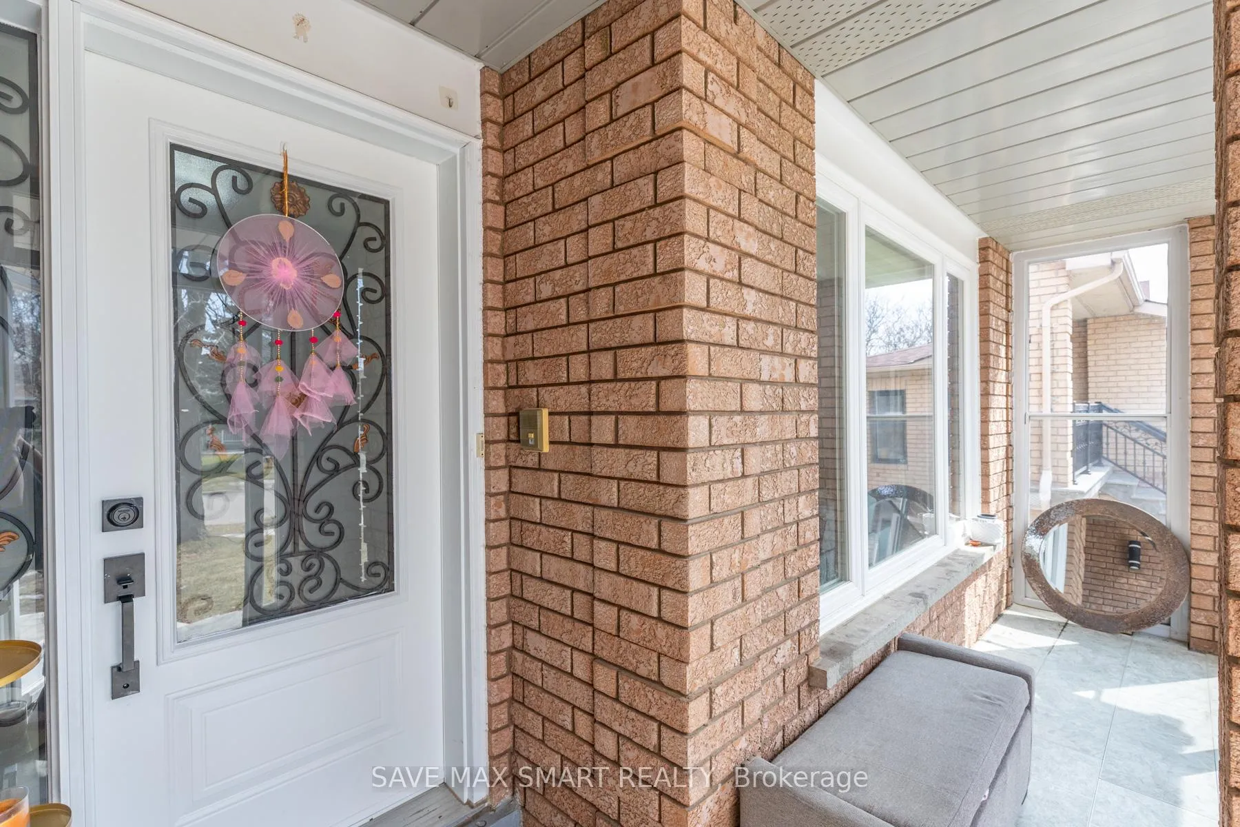Photo 4 of 46 Canarvan Court, Brampton, Fletcher's Creek South — HOMEH