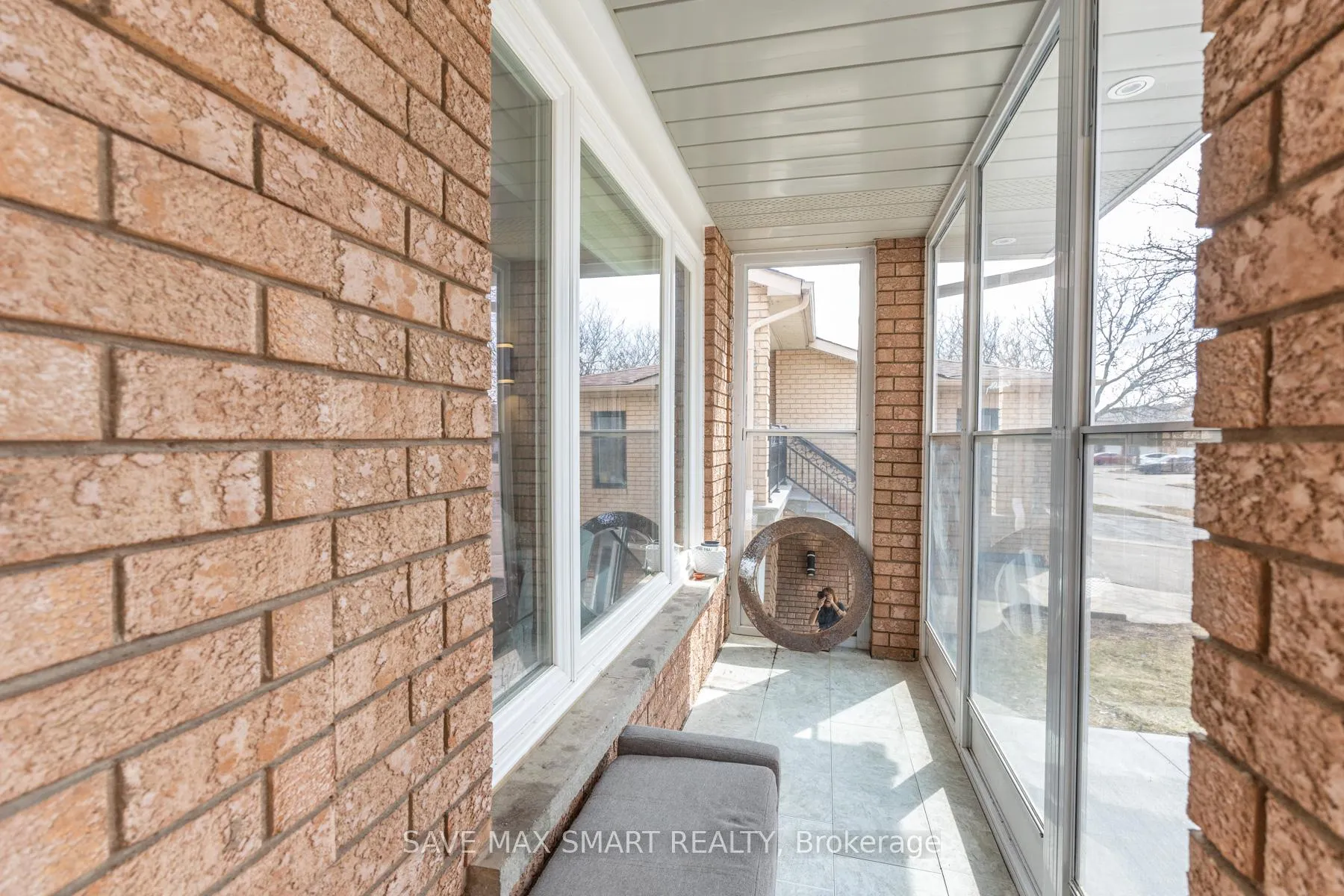 Photo 5 of 46 Canarvan Court, Brampton, Fletcher's Creek South — HOMEH