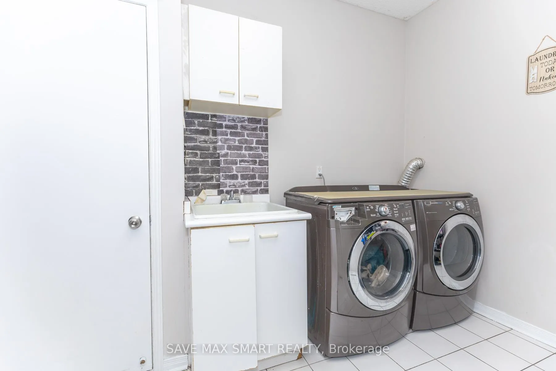 Photo 14 of 46 Canarvan Court, Brampton, Fletcher's Creek South — HOMEH