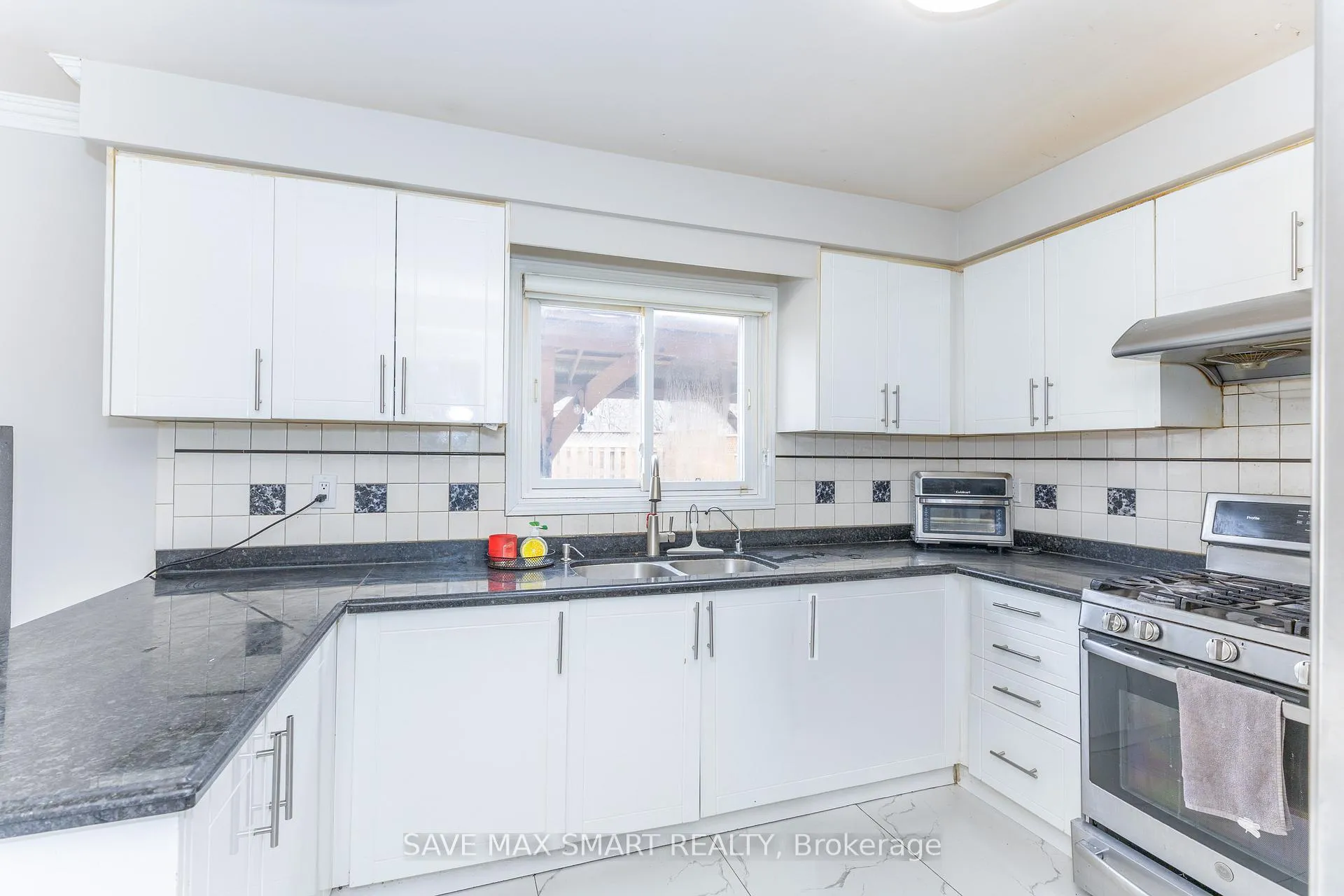 Photo 21 of 46 Canarvan Court, Brampton, Fletcher's Creek South — HOMEH