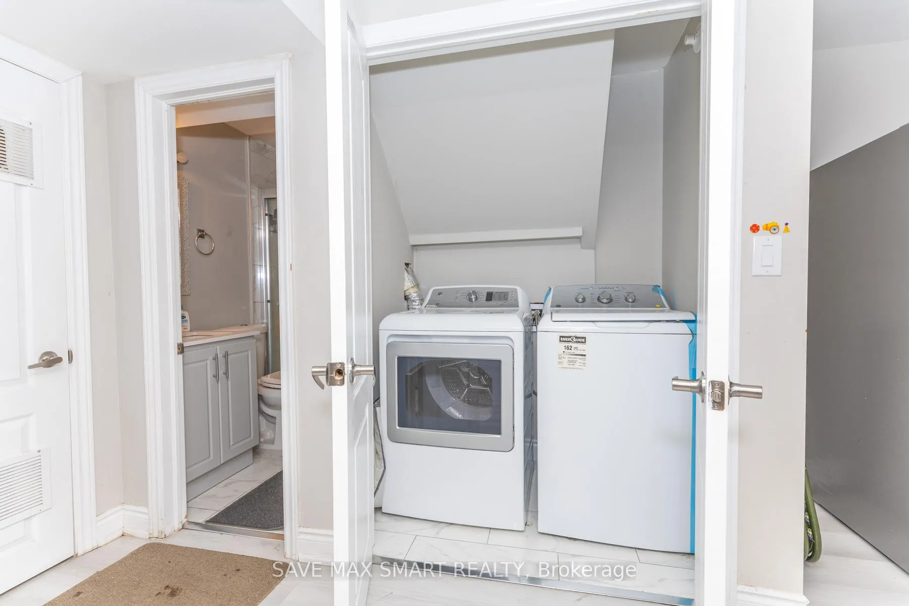 Photo 45 of 46 Canarvan Court, Brampton, Fletcher's Creek South — HOMEH