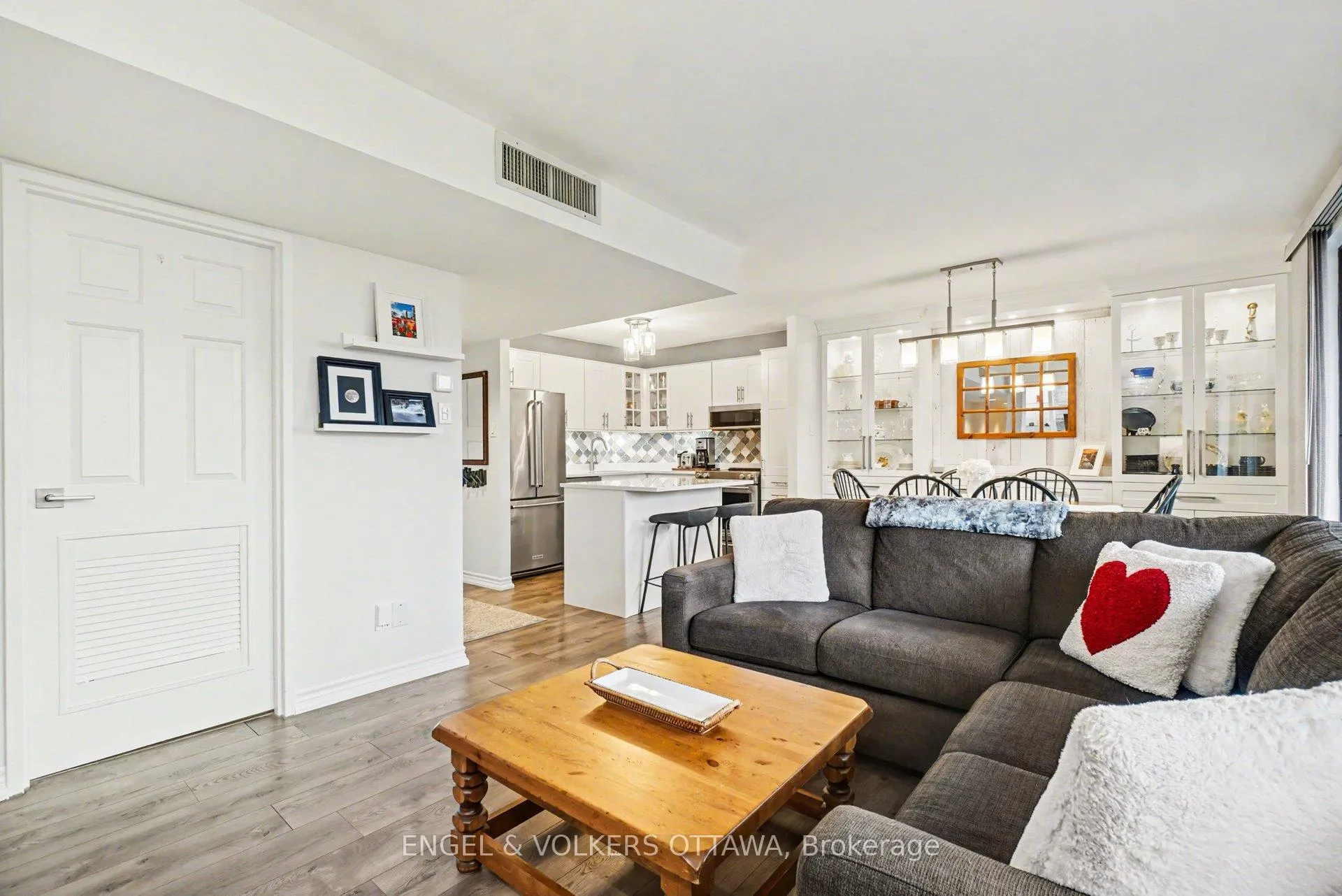 Photo 8 of Unit 2209, 470 Laurier Avenue W, Ottawa, Ottawa Centre — HOMEH