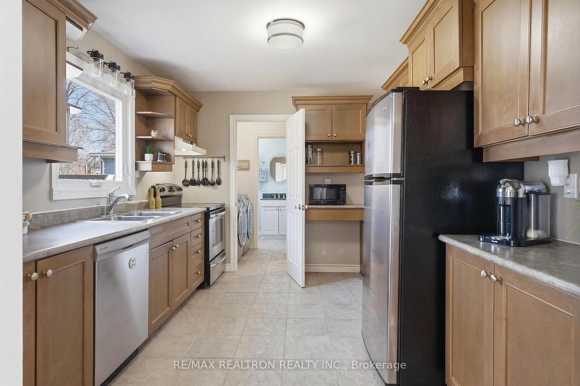 Photo 7 of 184 Silas Boulevard, Georgina, Keswick North — HOMEH