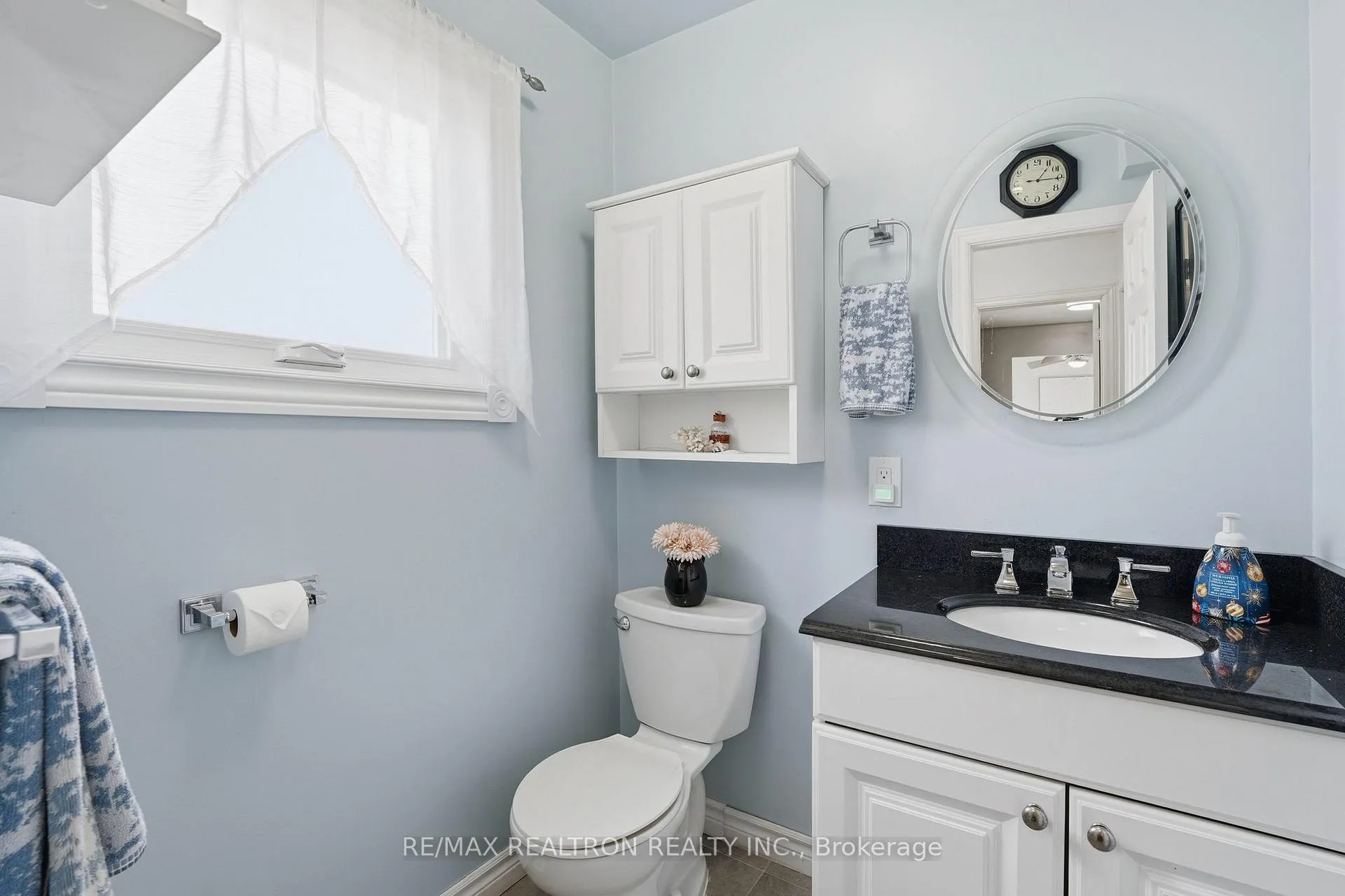 Photo 16 of 184 Silas Boulevard, Georgina, Keswick North — HOMEH