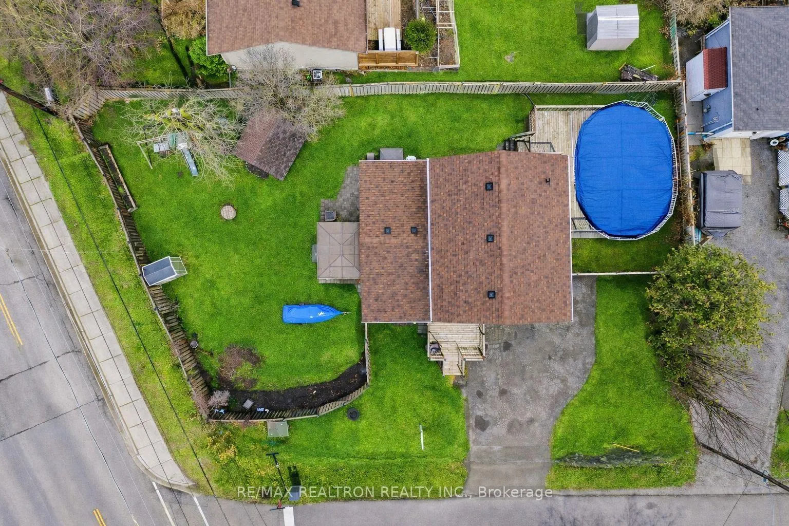 Photo 32 of 184 Silas Boulevard, Georgina, Keswick North — HOMEH