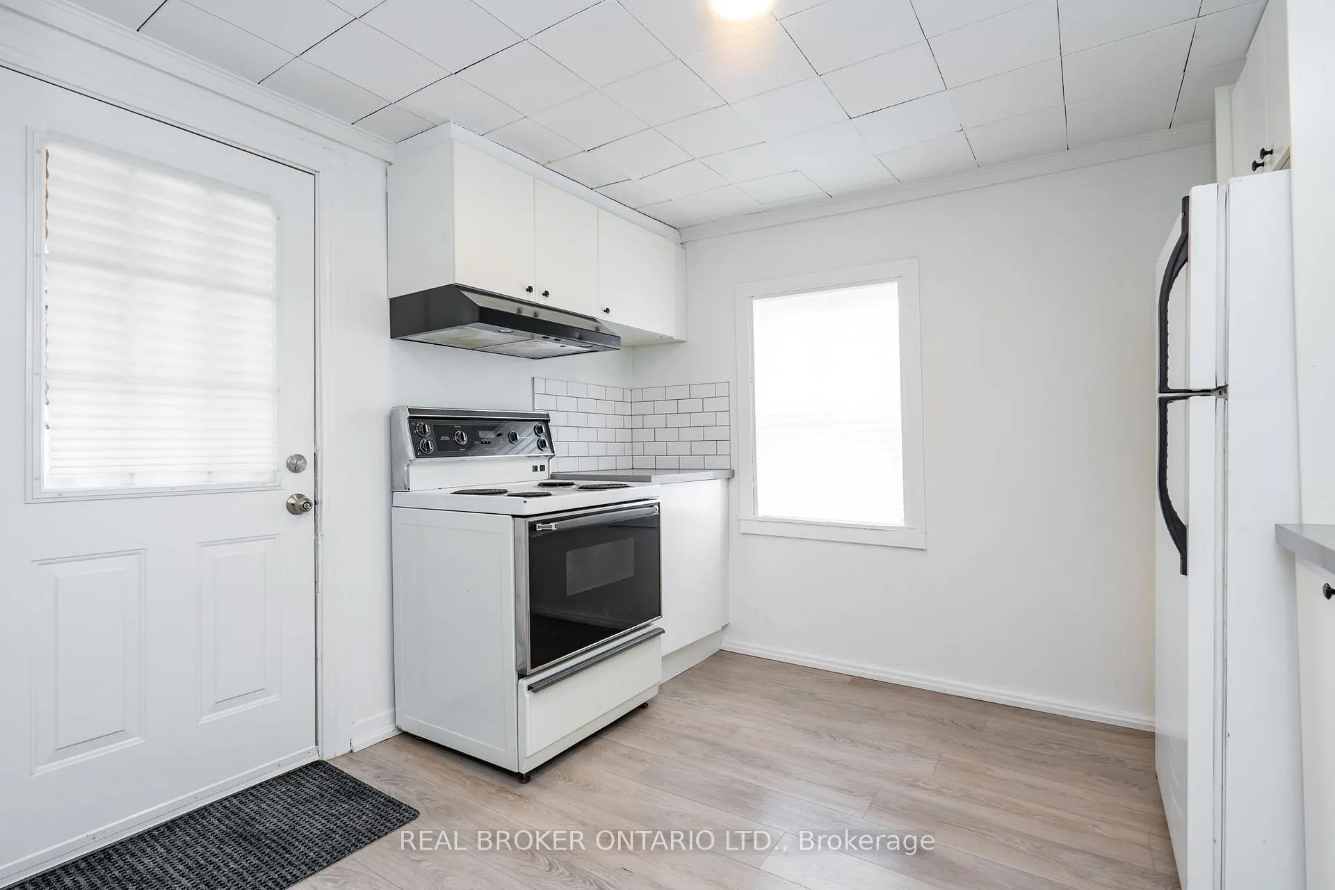 Photo 7 of 36 Bruce Street, Oshawa, Central — HOMEH