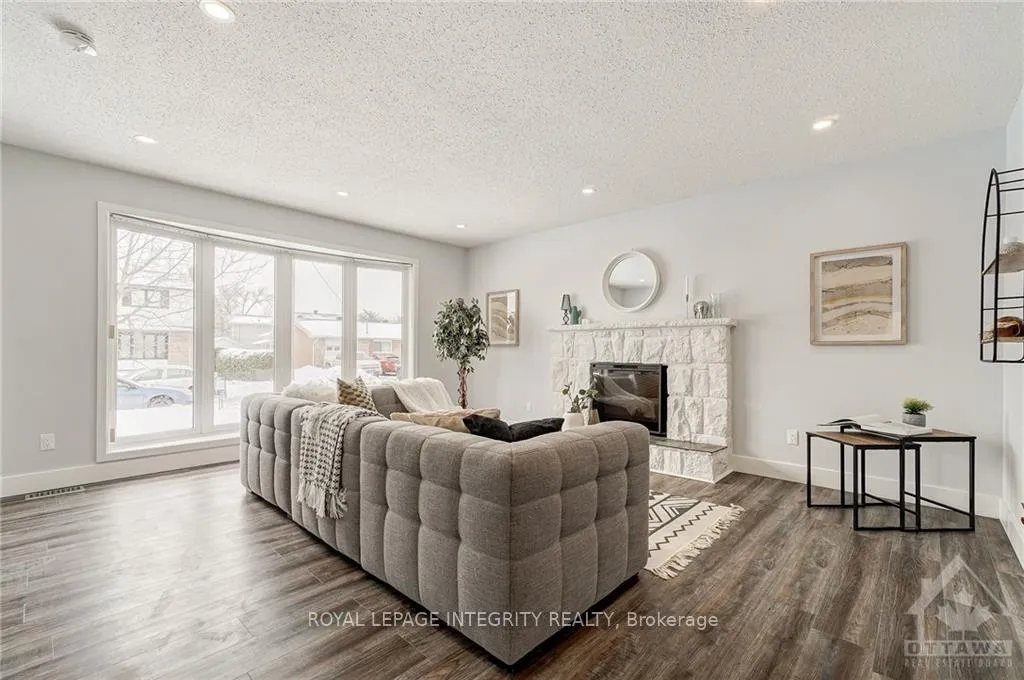 Photo 3 of Unit A, 2636 Hickson Crescent, Ottawa, Redwood Park — HOMEH