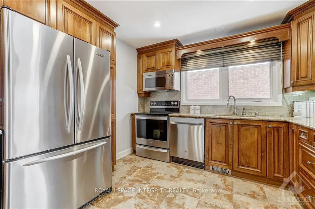 Photo 8 of Unit A, 2636 Hickson Crescent, Ottawa, Redwood Park — HOMEH