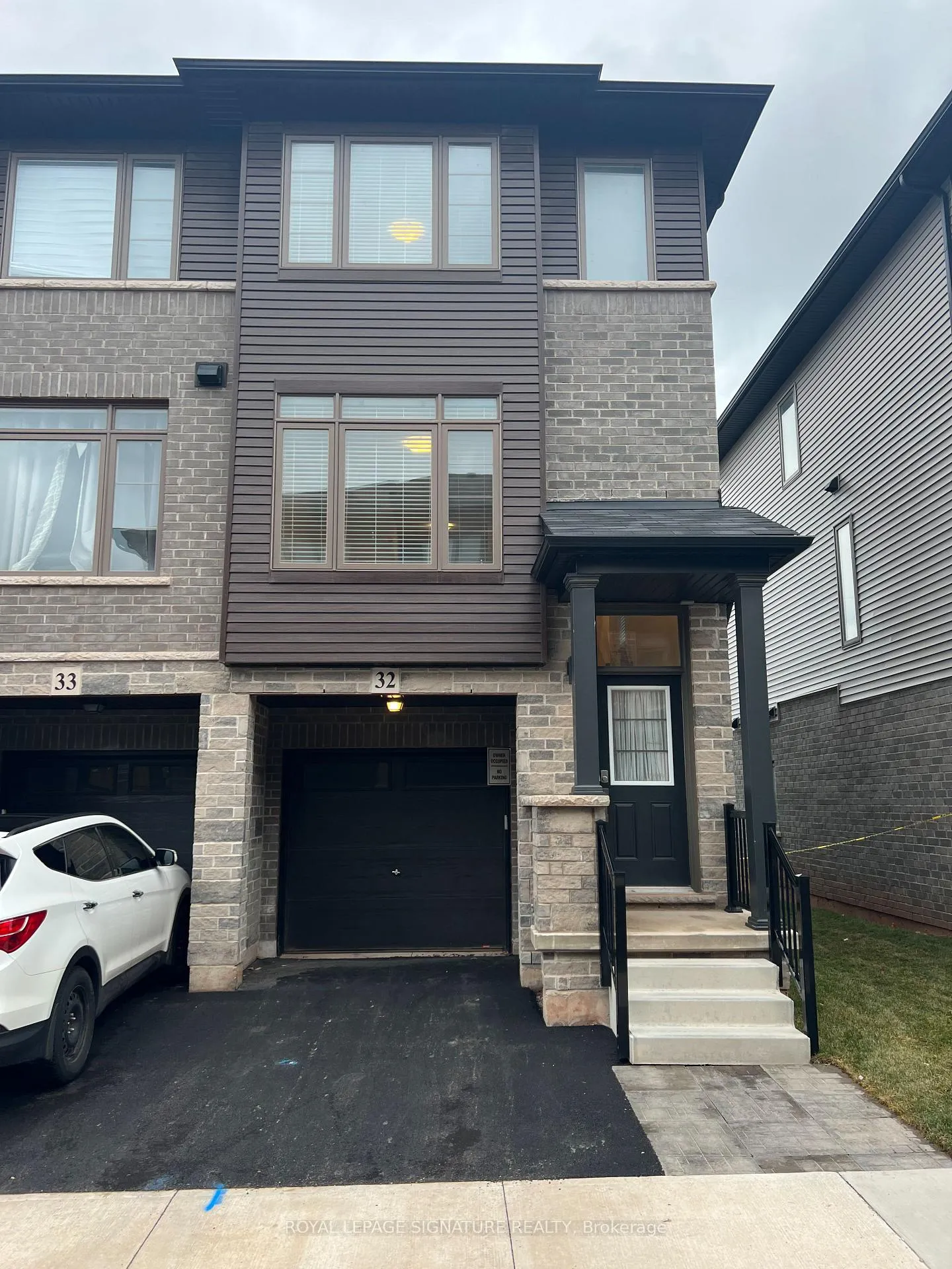 Photo 3 of Unit 32, 575 Woodward Avenue, Hamilton, Parkview — HOMEH