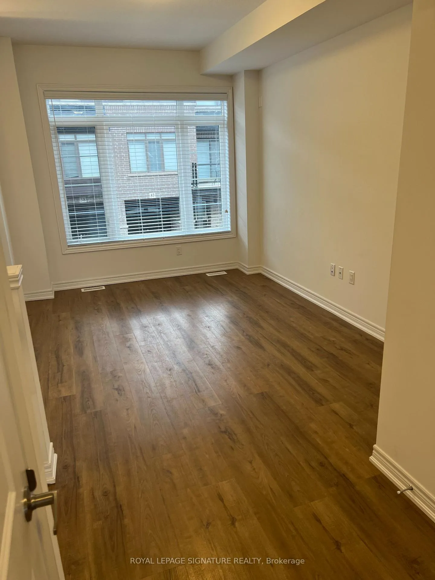 Photo 4 of Unit 32, 575 Woodward Avenue, Hamilton, Parkview — HOMEH
