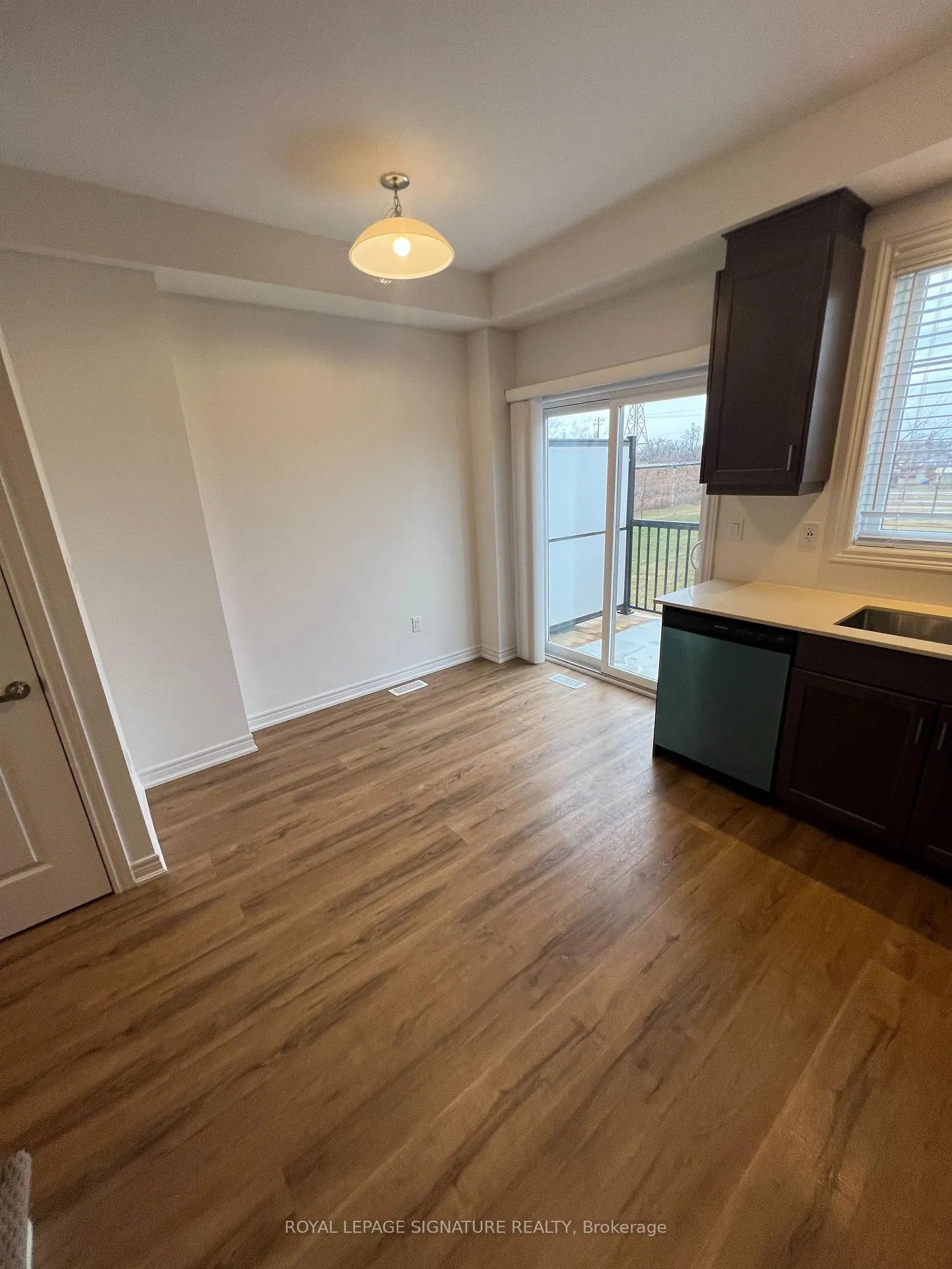 Photo 6 of Unit 32, 575 Woodward Avenue, Hamilton, Parkview — HOMEH