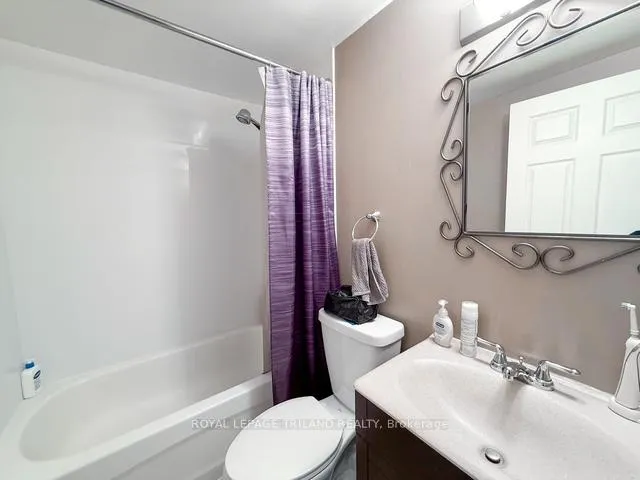 Photo 6 of Unit 322, 1 Jacksway Crescent, London, North G — HOMEH