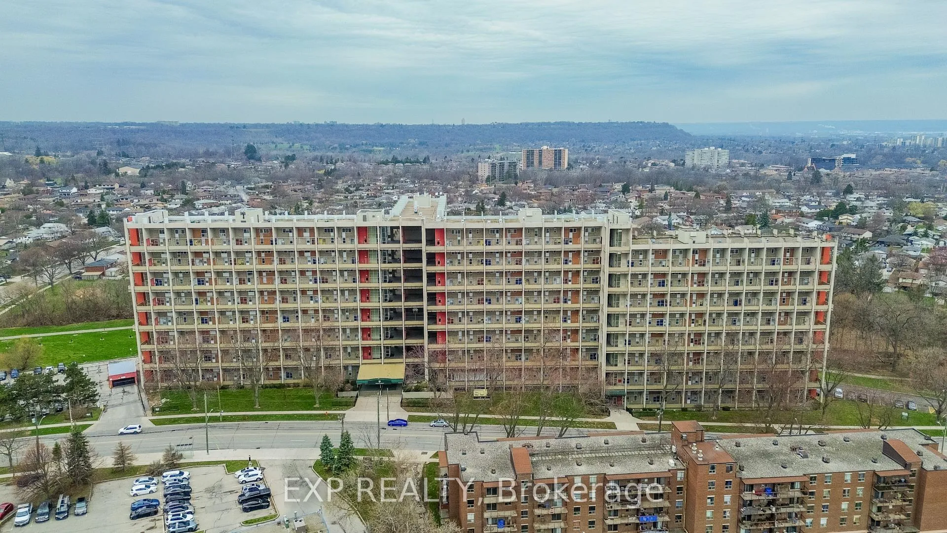Photo 2 of Unit 811, 350 Quigley Road, Hamilton, Vincent — HOMEH