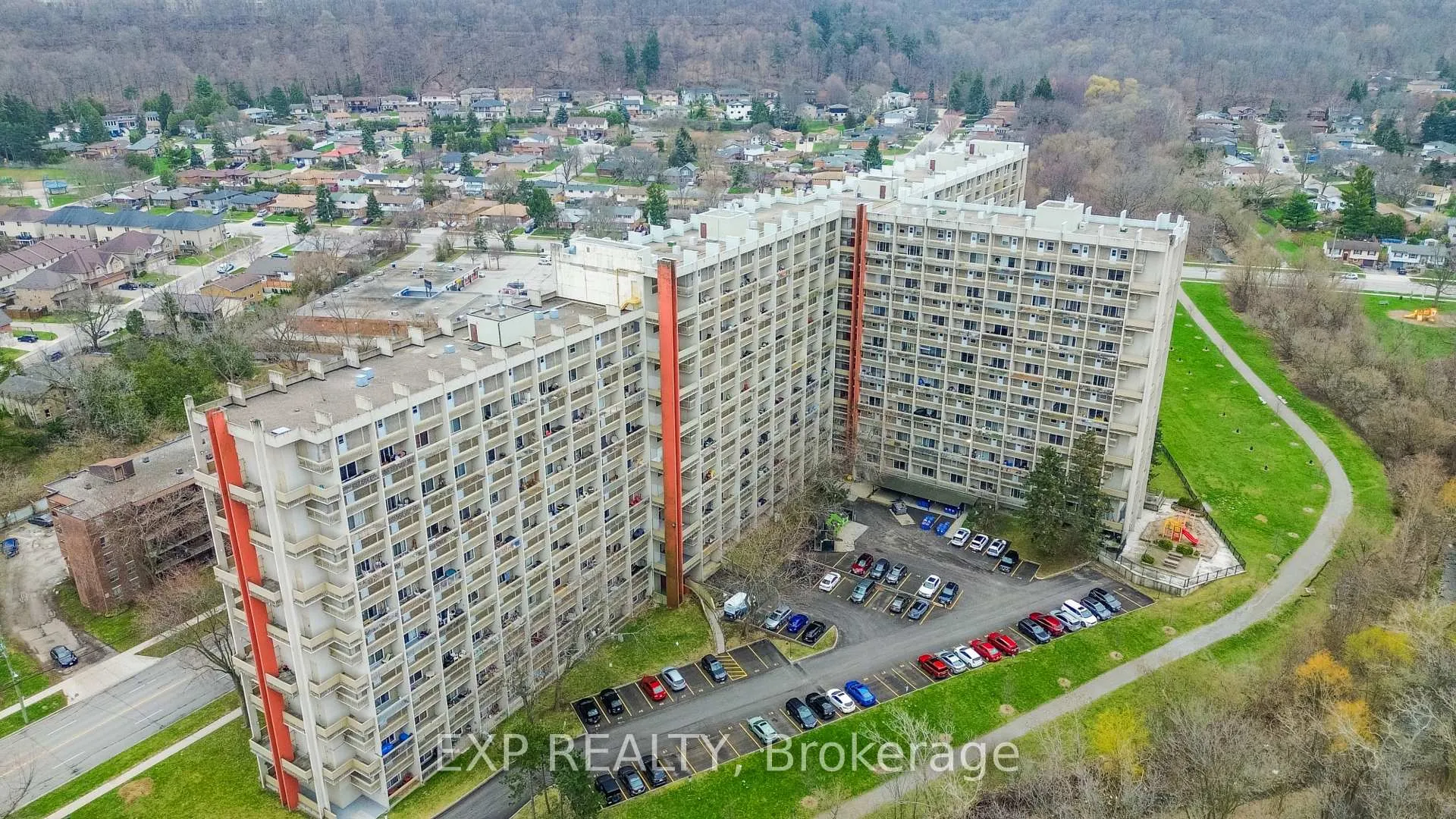 Photo 3 of Unit 811, 350 Quigley Road, Hamilton, Vincent — HOMEH