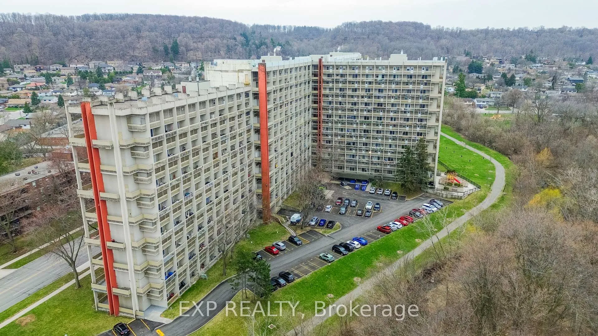 Photo 4 of Unit 811, 350 Quigley Road, Hamilton, Vincent — HOMEH