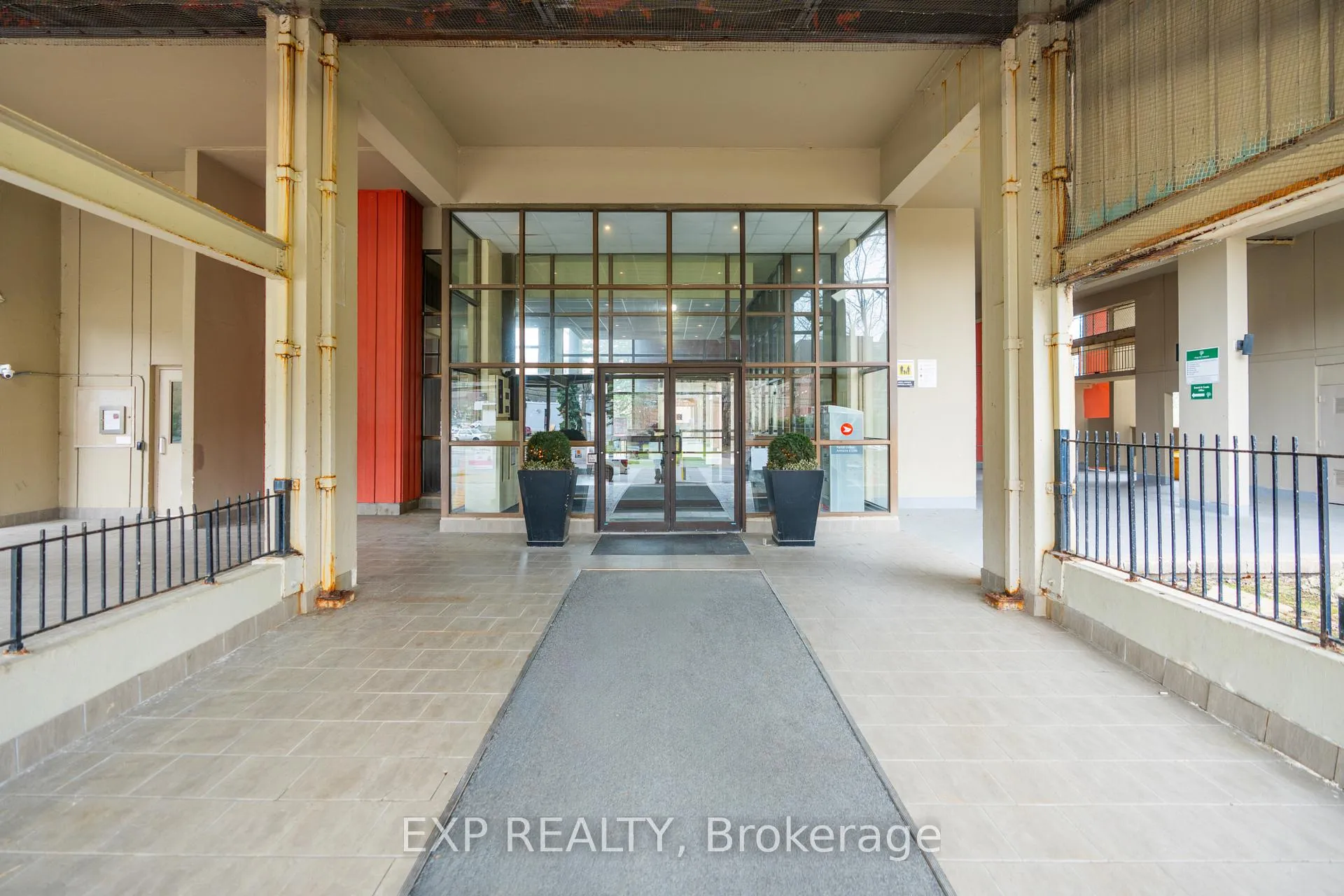 Photo 6 of Unit 811, 350 Quigley Road, Hamilton, Vincent — HOMEH