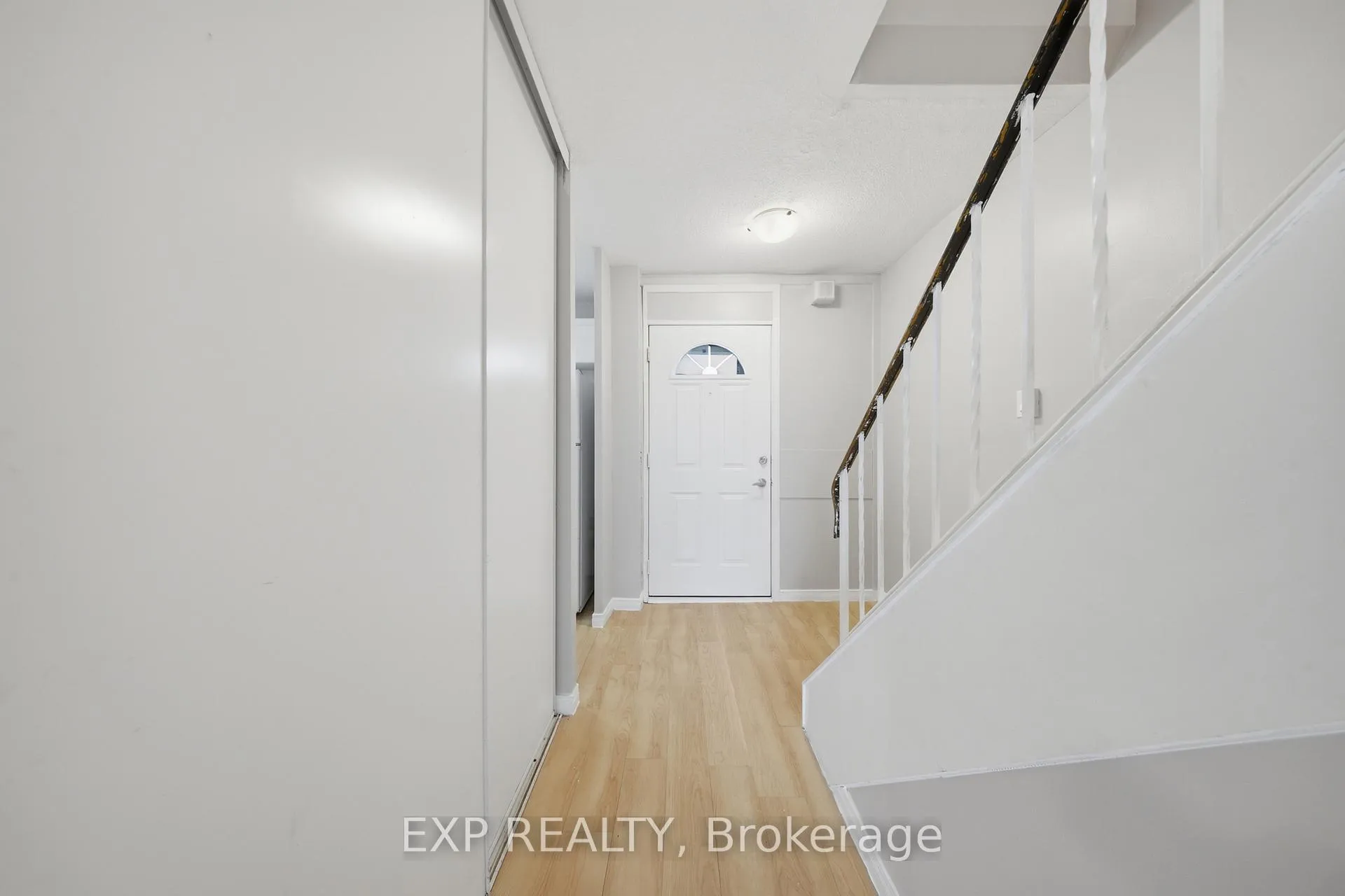 Photo 11 of Unit 811, 350 Quigley Road, Hamilton, Vincent — HOMEH
