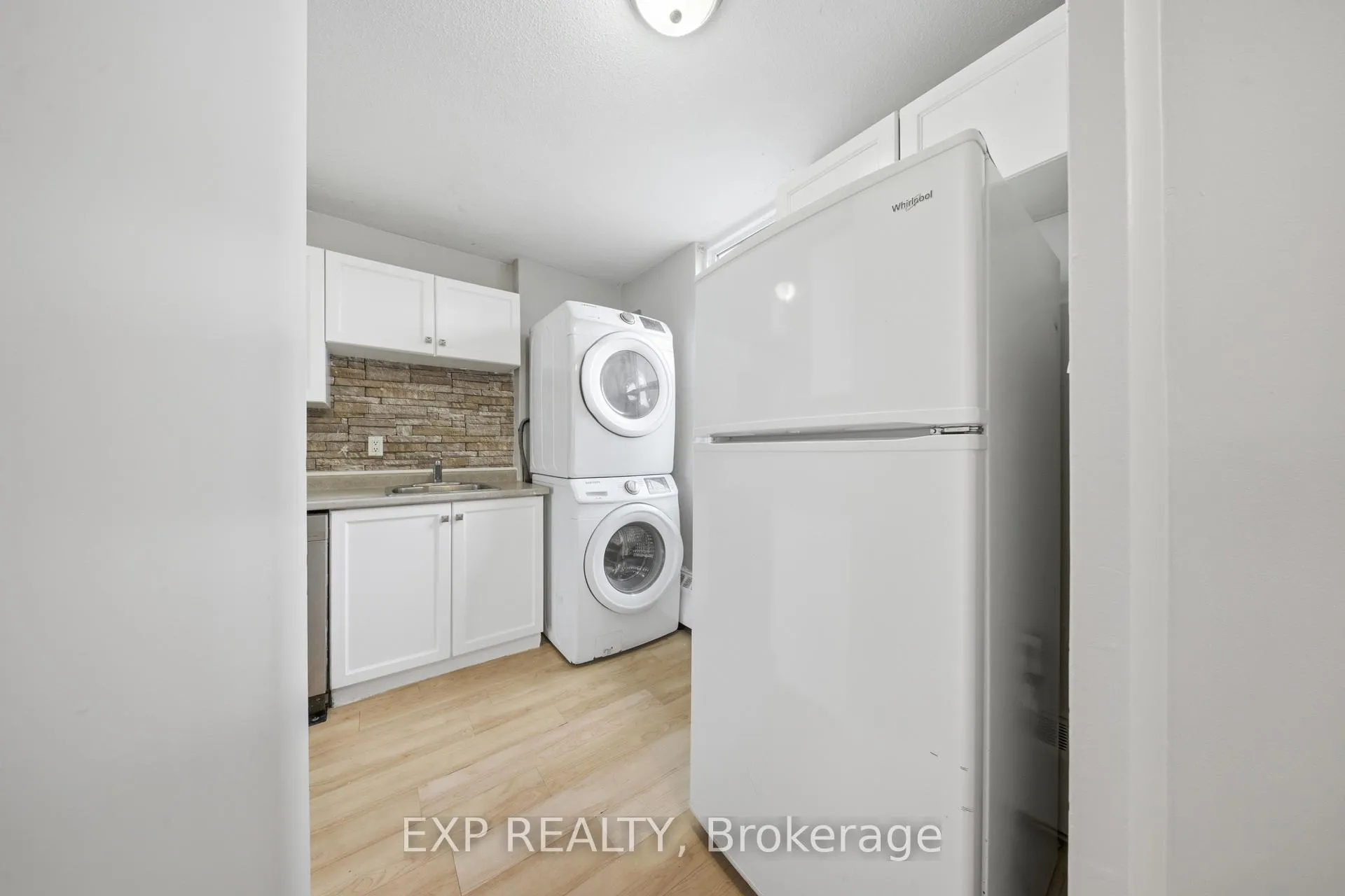 Photo 13 of Unit 811, 350 Quigley Road, Hamilton, Vincent — HOMEH
