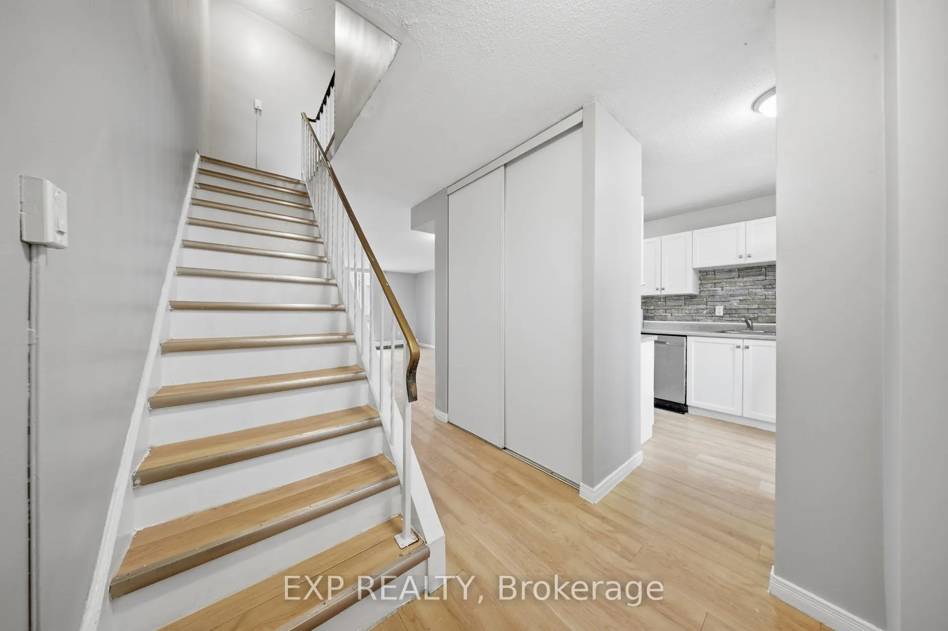 Photo 14 of Unit 811, 350 Quigley Road, Hamilton, Vincent — HOMEH
