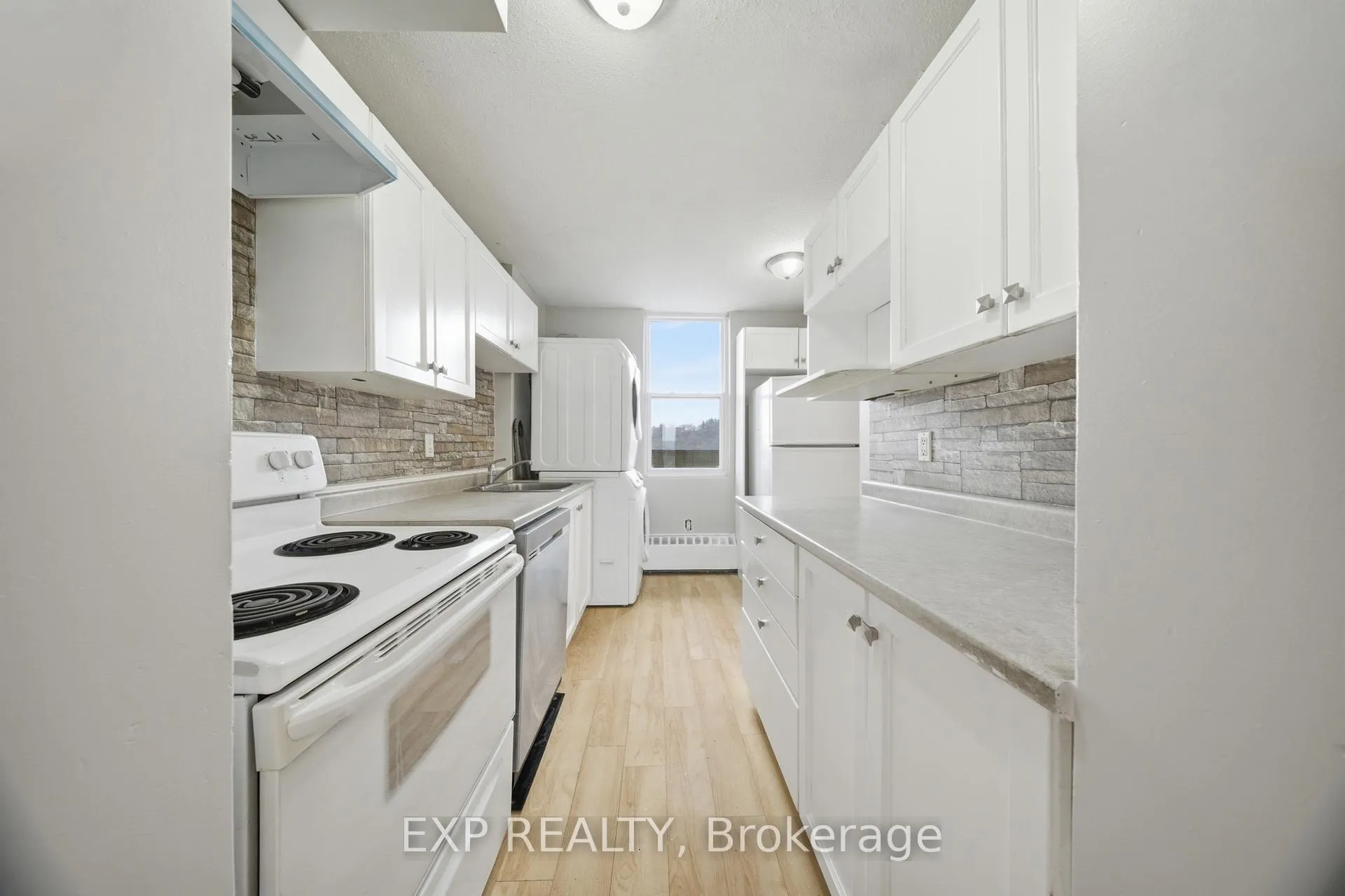 Photo 15 of Unit 811, 350 Quigley Road, Hamilton, Vincent — HOMEH