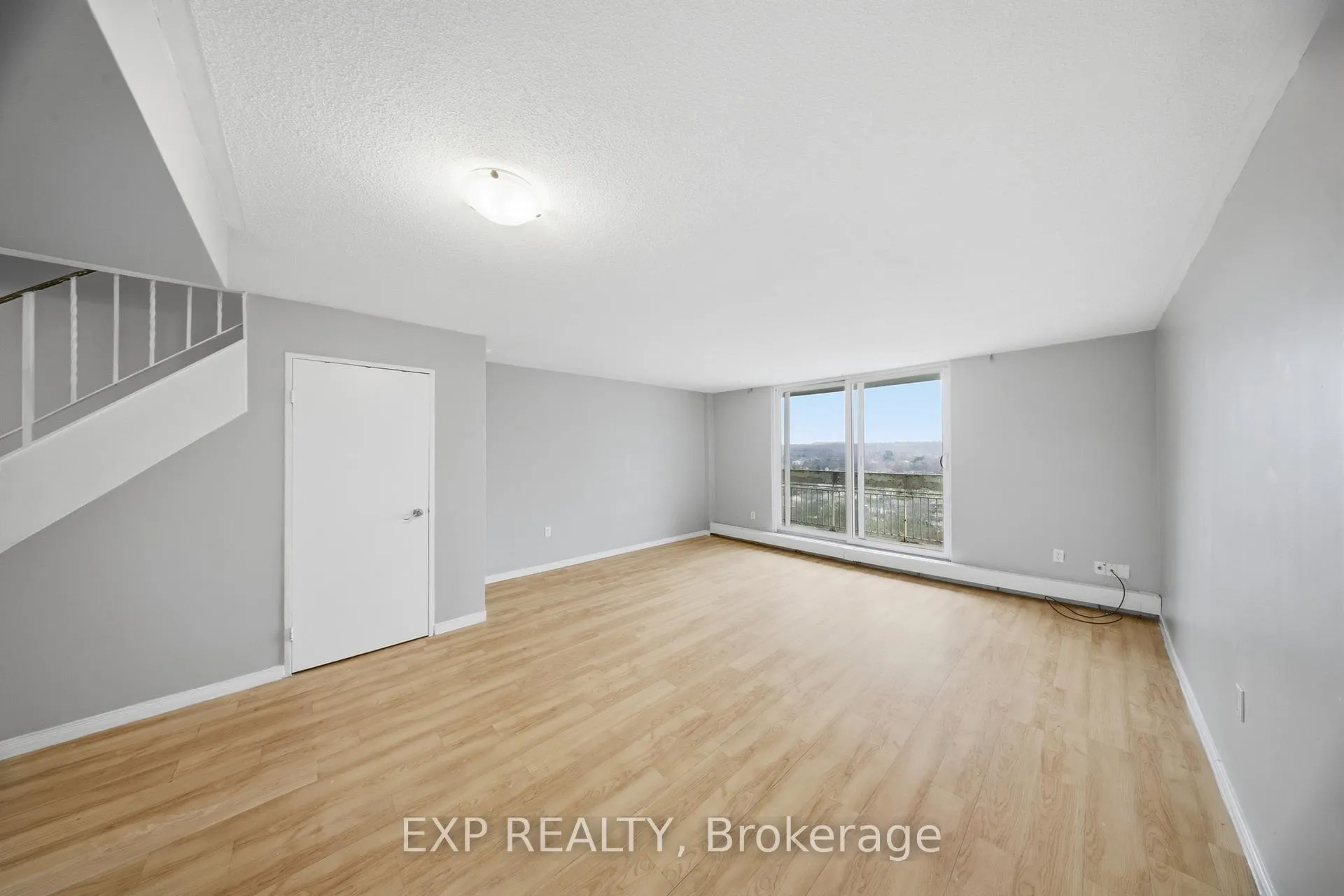 Photo 18 of Unit 811, 350 Quigley Road, Hamilton, Vincent — HOMEH