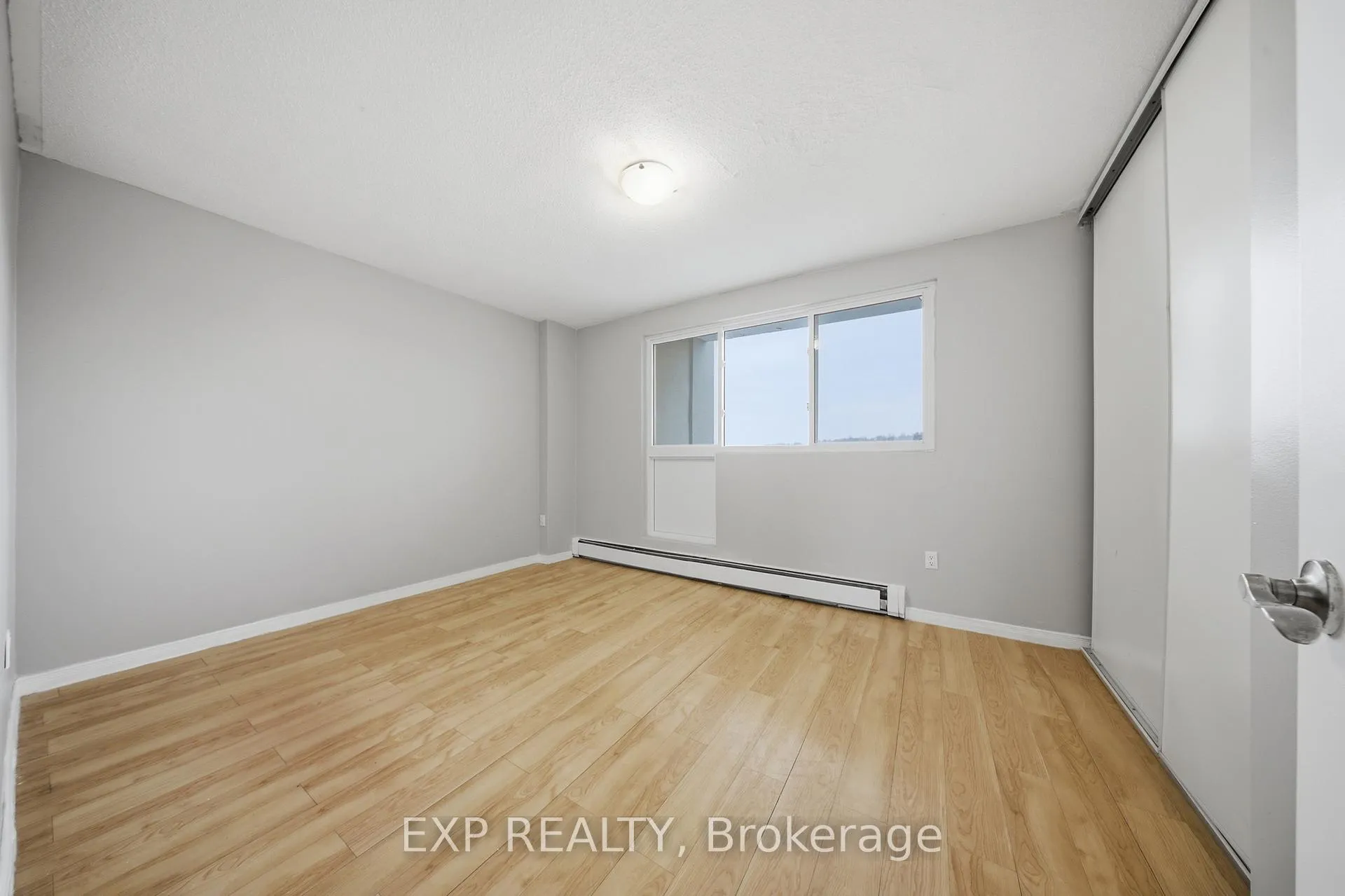 Photo 22 of Unit 811, 350 Quigley Road, Hamilton, Vincent — HOMEH