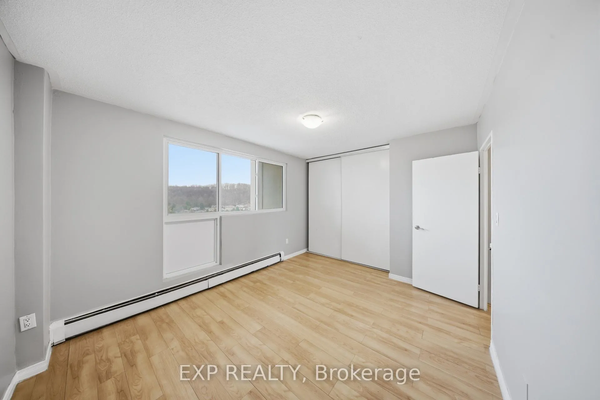 Photo 26 of Unit 811, 350 Quigley Road, Hamilton, Vincent — HOMEH