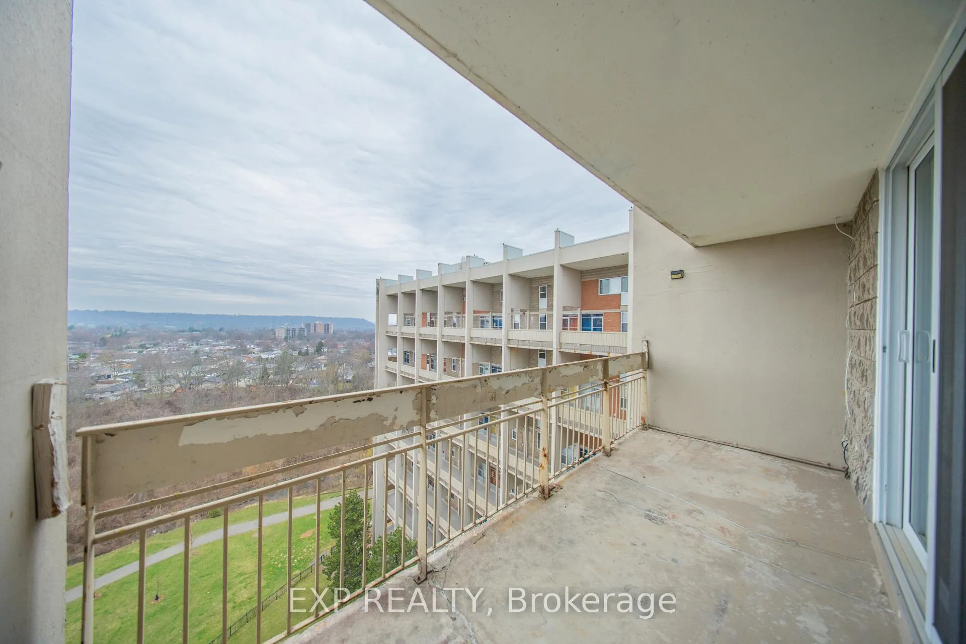 Photo 28 of Unit 811, 350 Quigley Road, Hamilton, Vincent — HOMEH