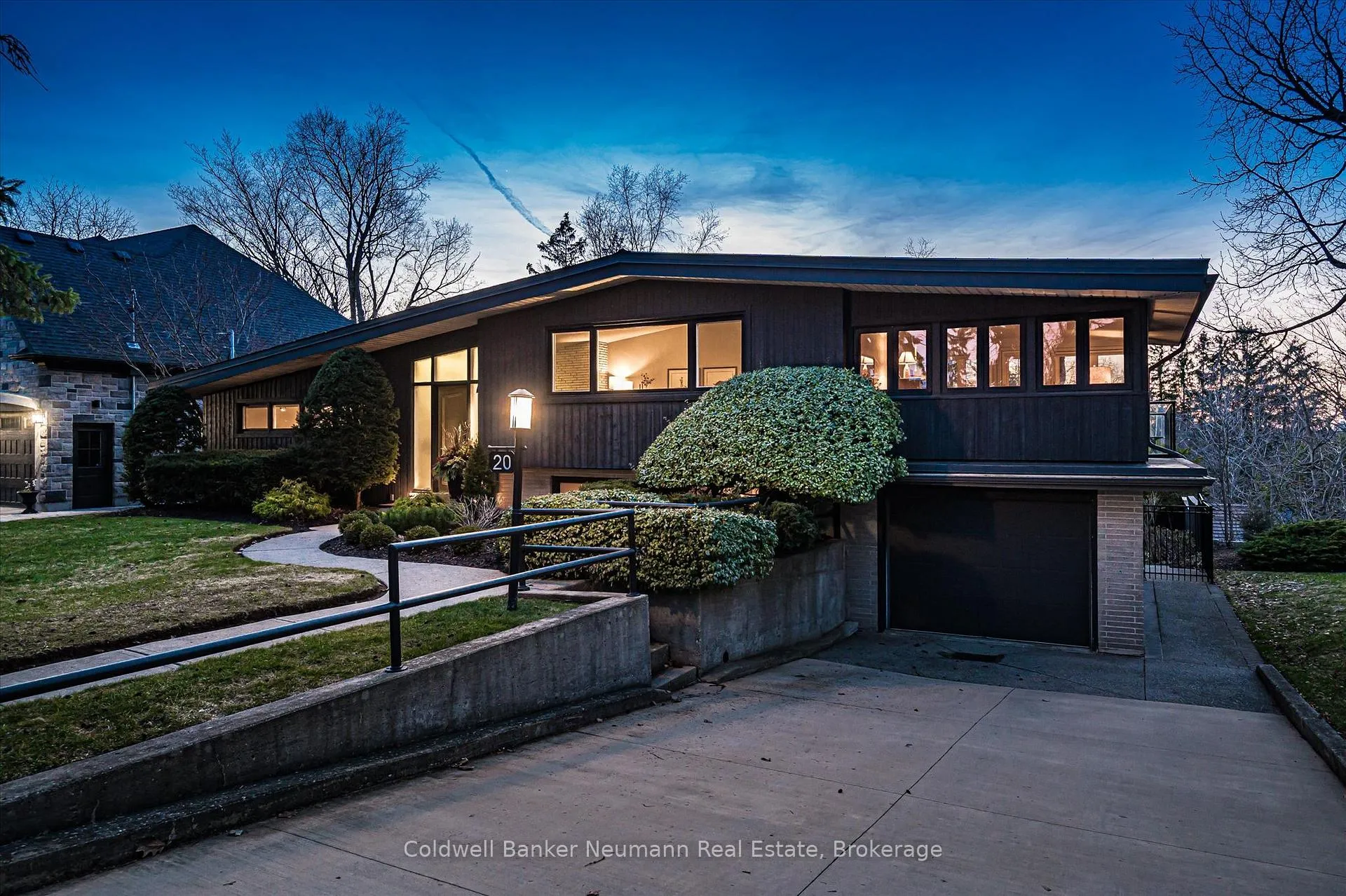 Photo 1 of 20 Harcourt Drive, Guelph, Dovercliffe Park/Old University — HOMEH