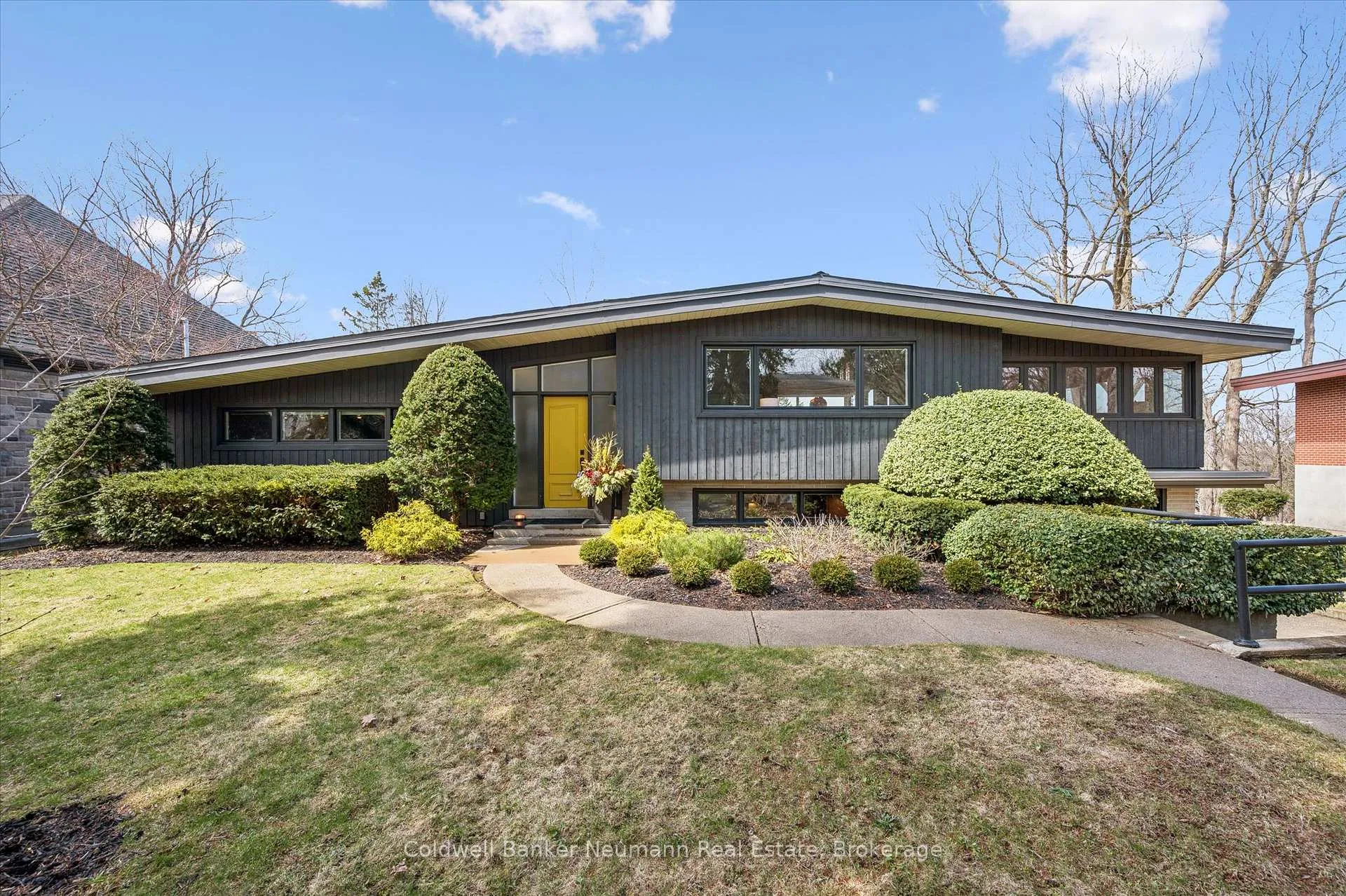 Photo 4 of 20 Harcourt Drive, Guelph, Dovercliffe Park/Old University — HOMEH