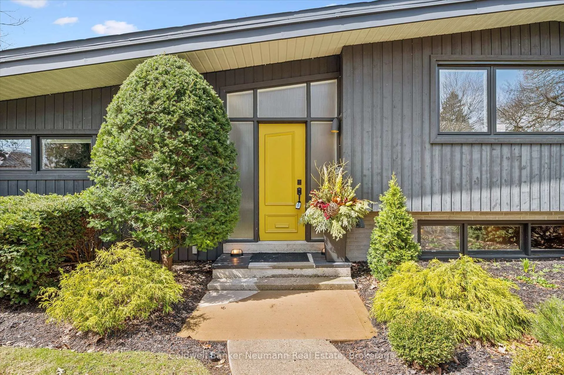 Photo 5 of 20 Harcourt Drive, Guelph, Dovercliffe Park/Old University — HOMEH